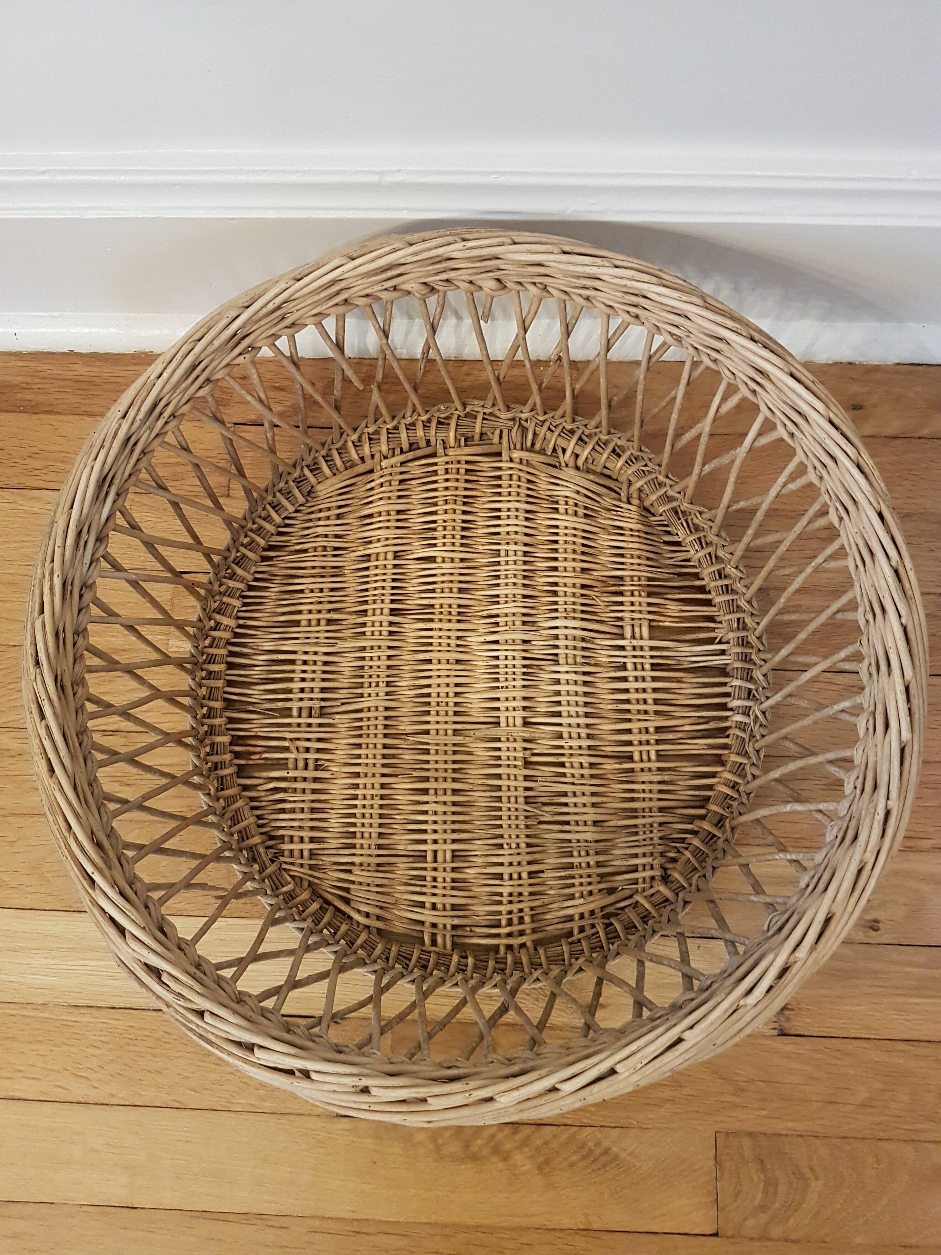 Wicker pan