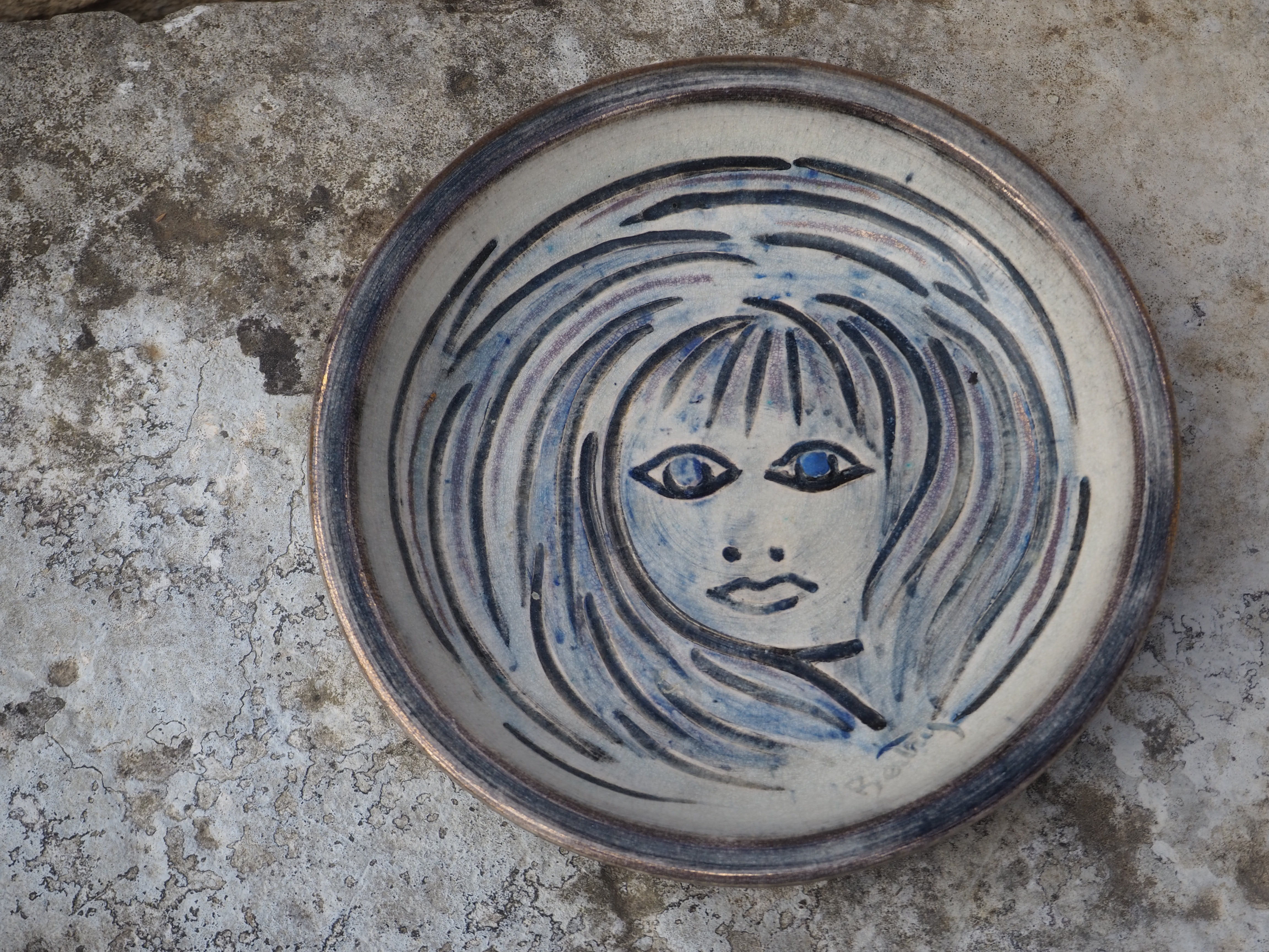 Accolay ceramic plate by Bertry