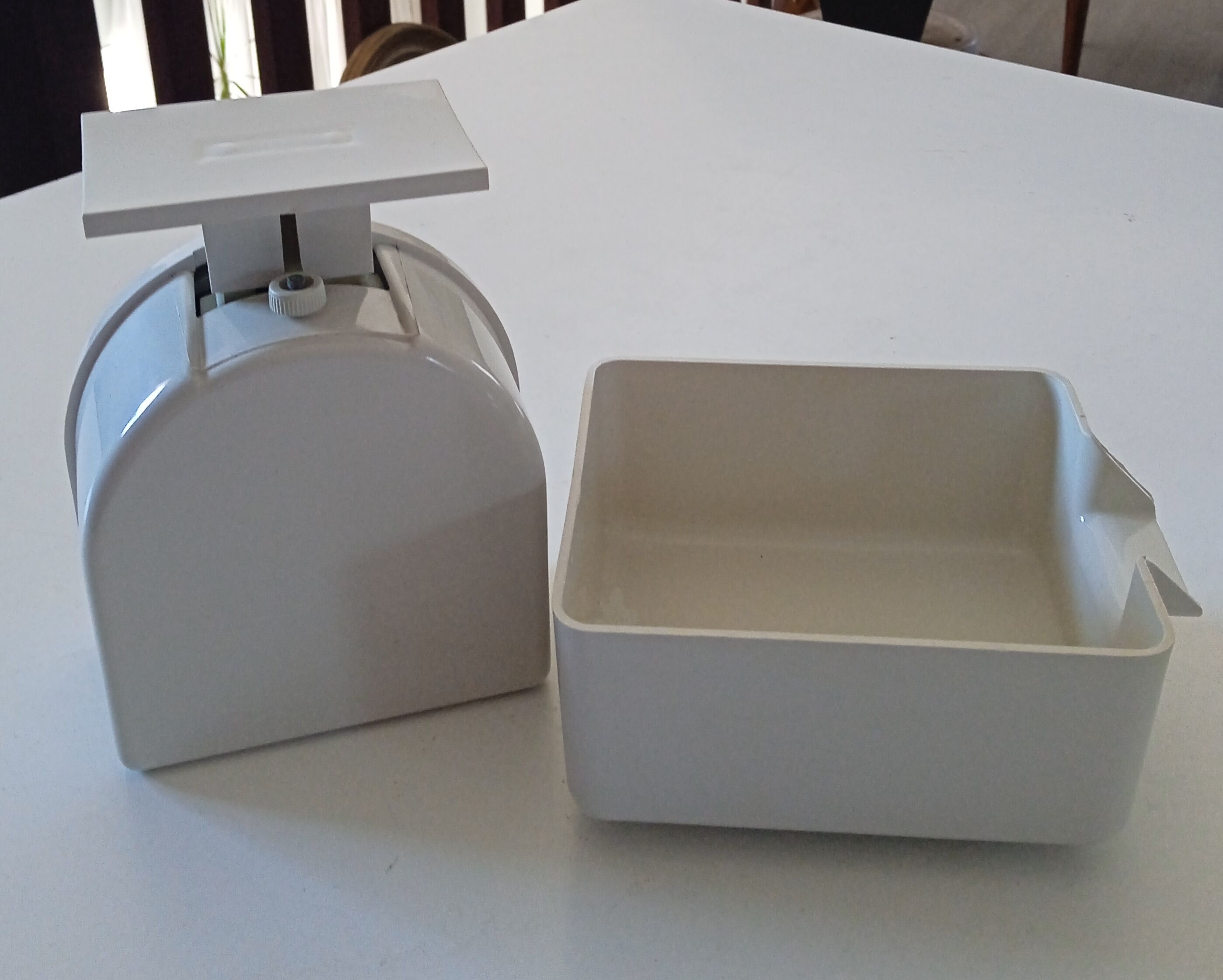 Vintage mechanical household scale