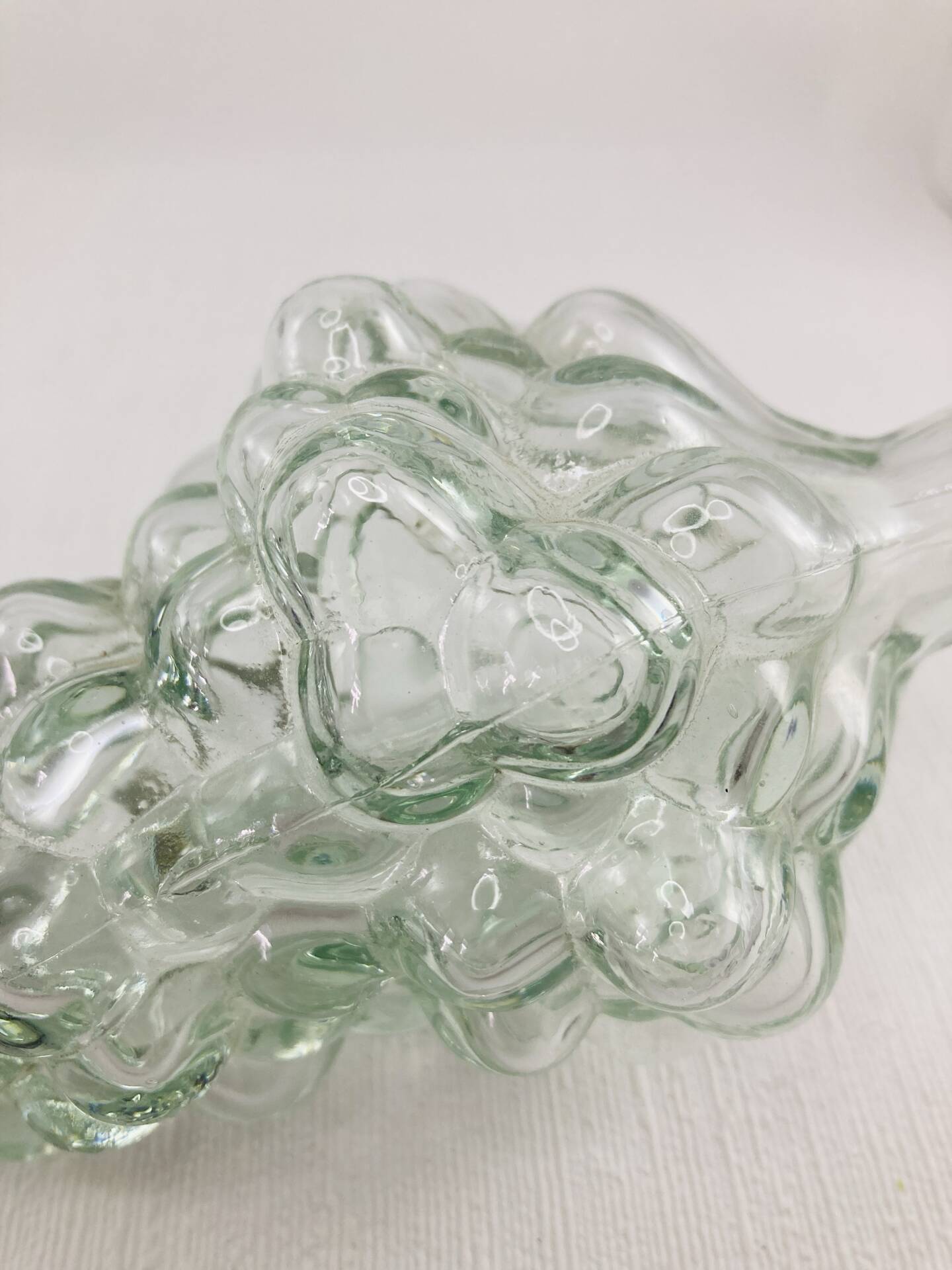 2 carafe bottles with bunches of grapes in glass - Empoli - Vintage
