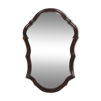 Miroir en bois coquille, marron foncé.