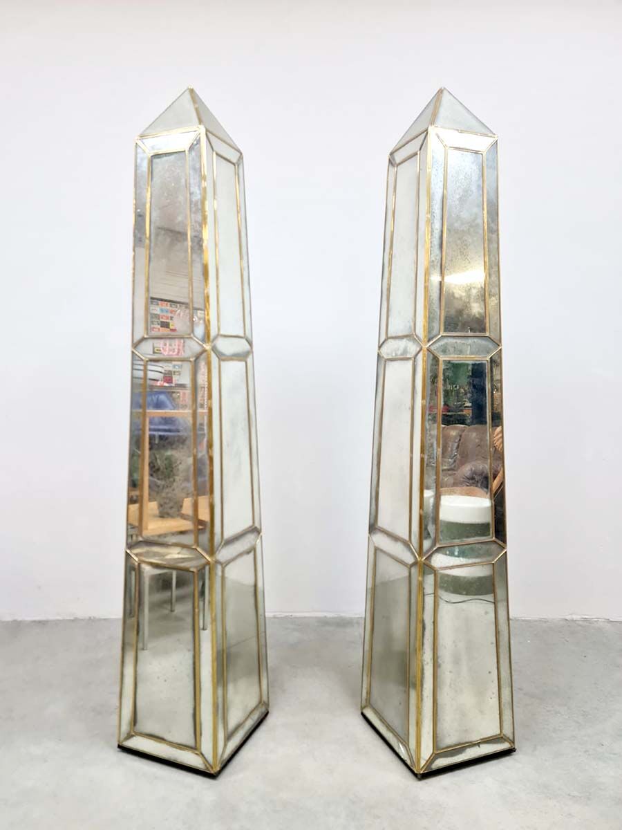 Miroirs en verre Obélisque Sculpture Olivier de Schrijver
