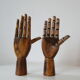 Paire de mains en bois articulées