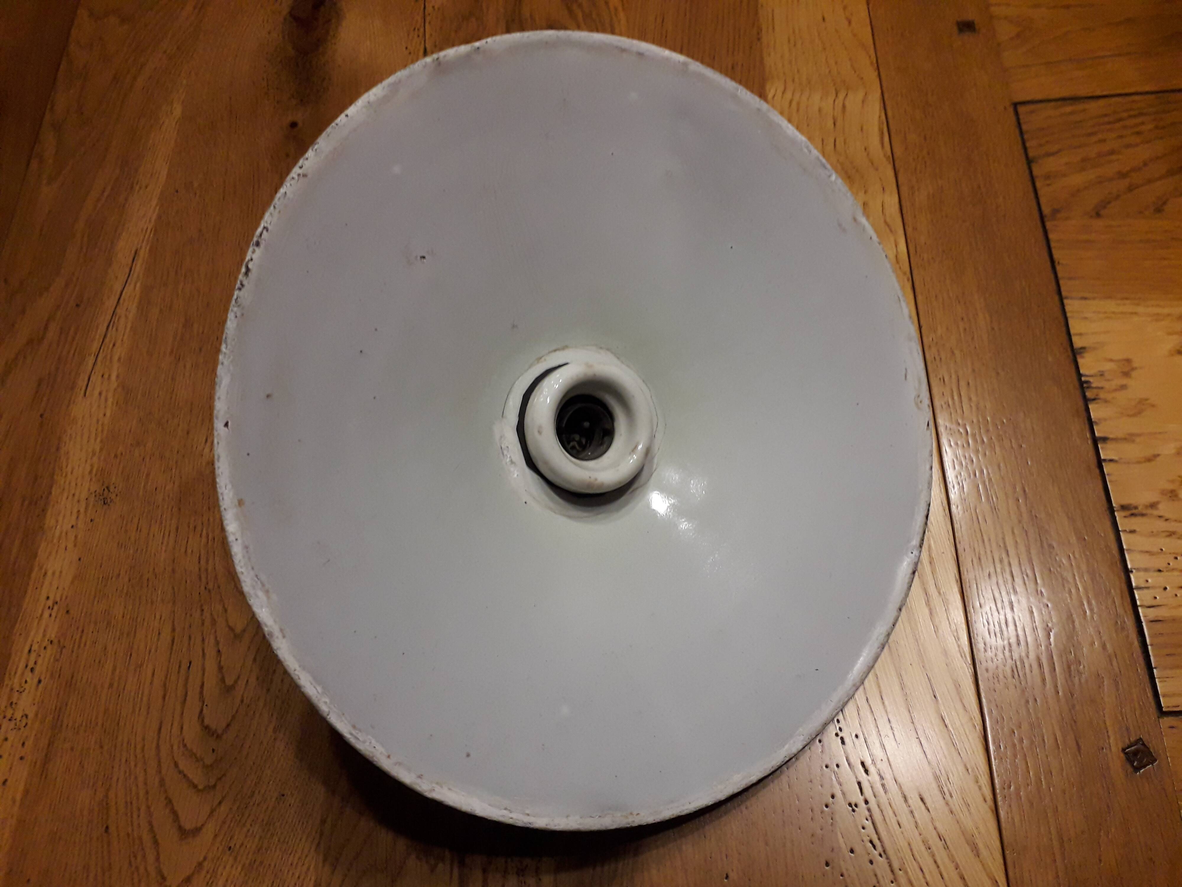 Industrial hanging enamelled green