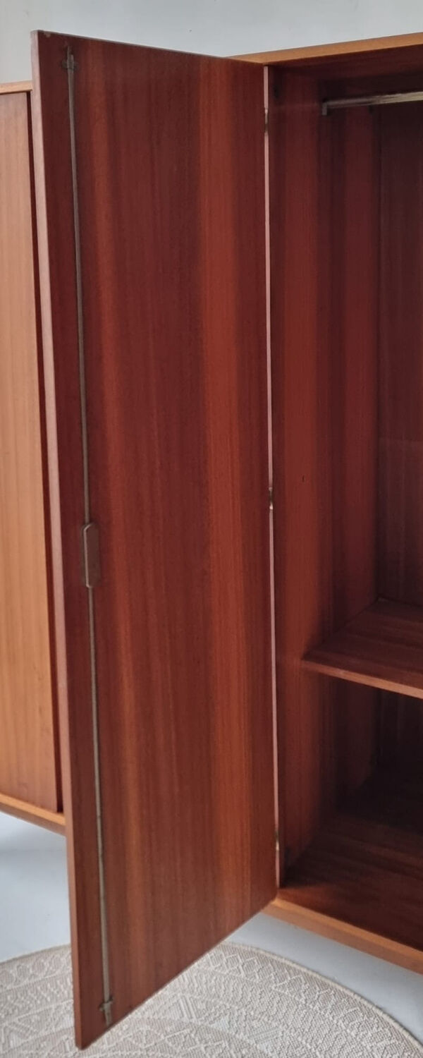 Armoire du milieu du siècle