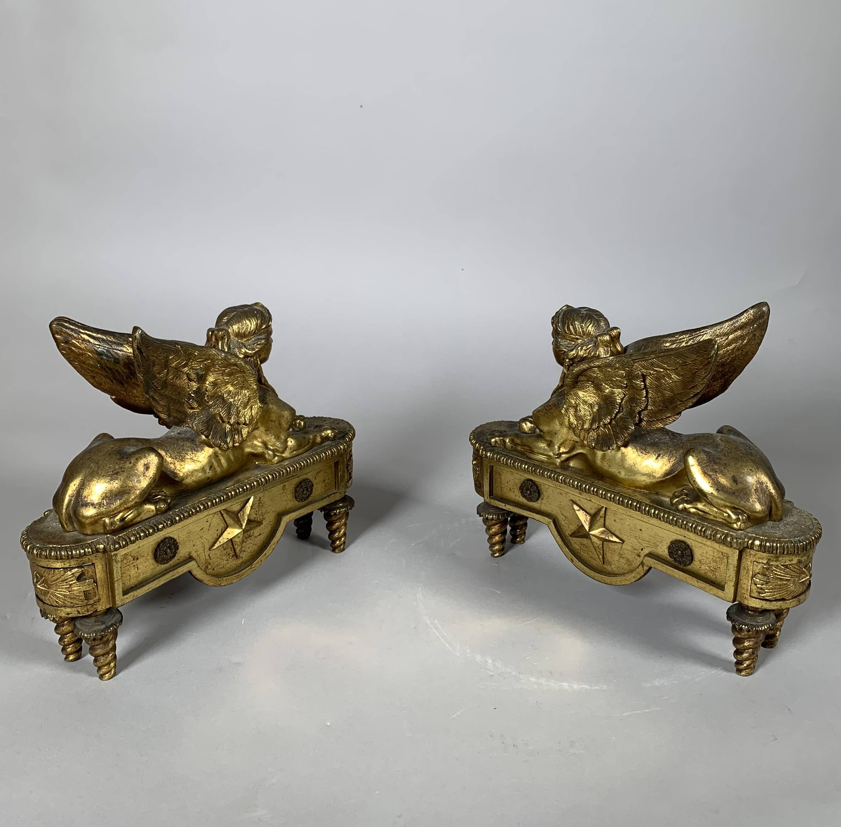 Paire De Chenets Aux Sphinges d'époque Directoire XVIIIème Siècle Attribué