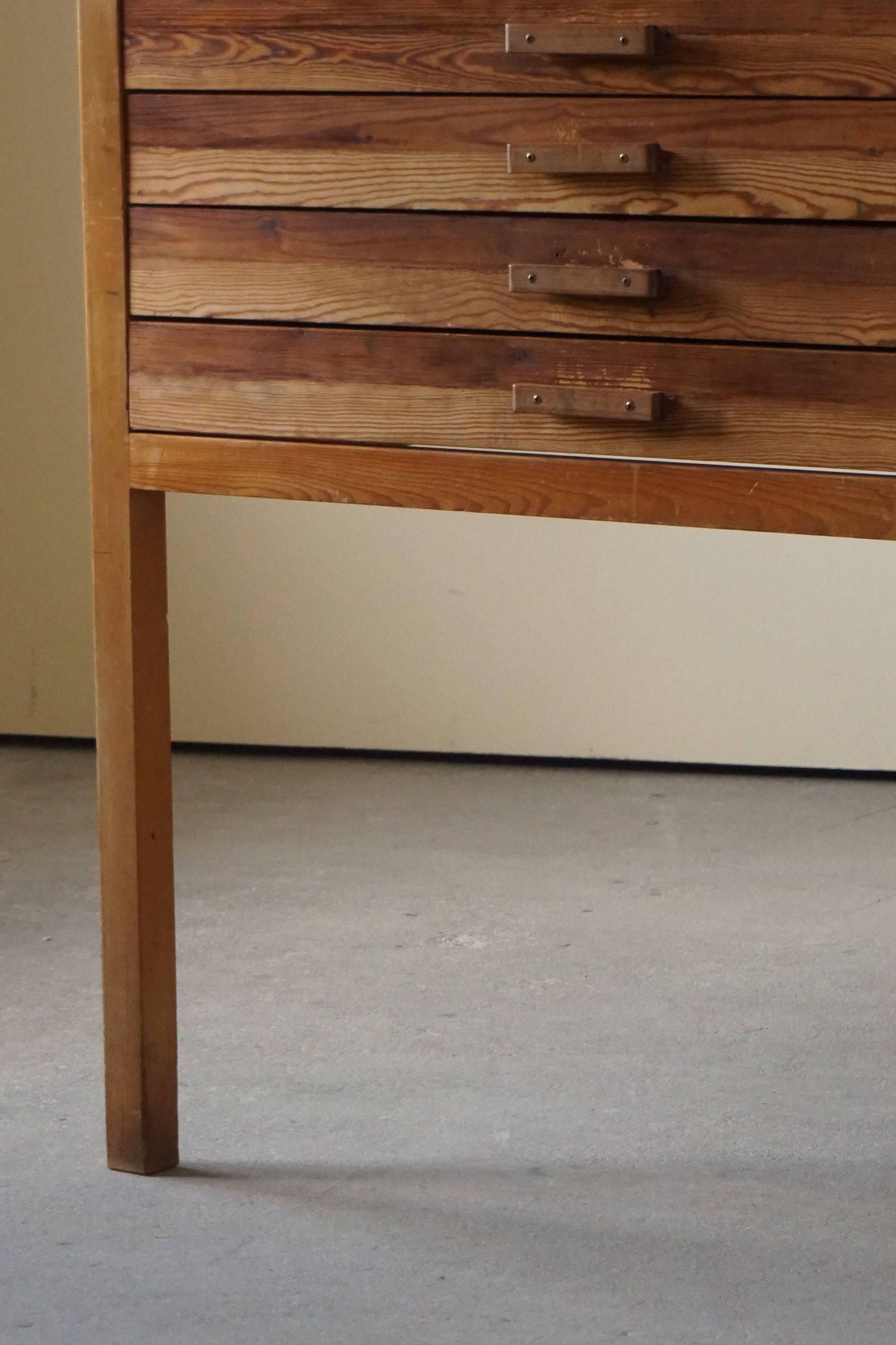 Large Danish drawing cabinet from the mid-century in pine and beech, 1960s.