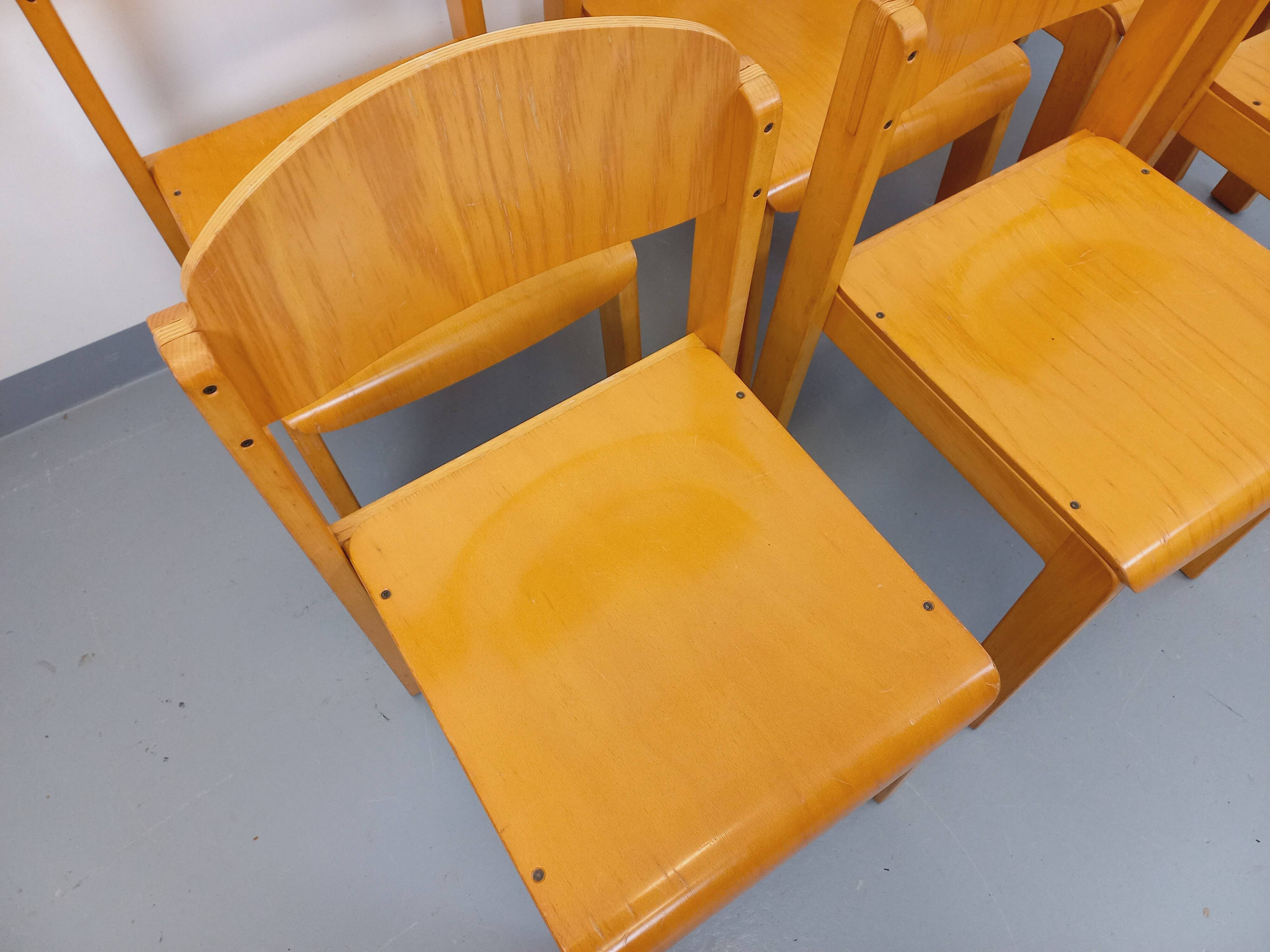 Set of 6 vintage minimalist beech wood chairs from the 70s and 80s.