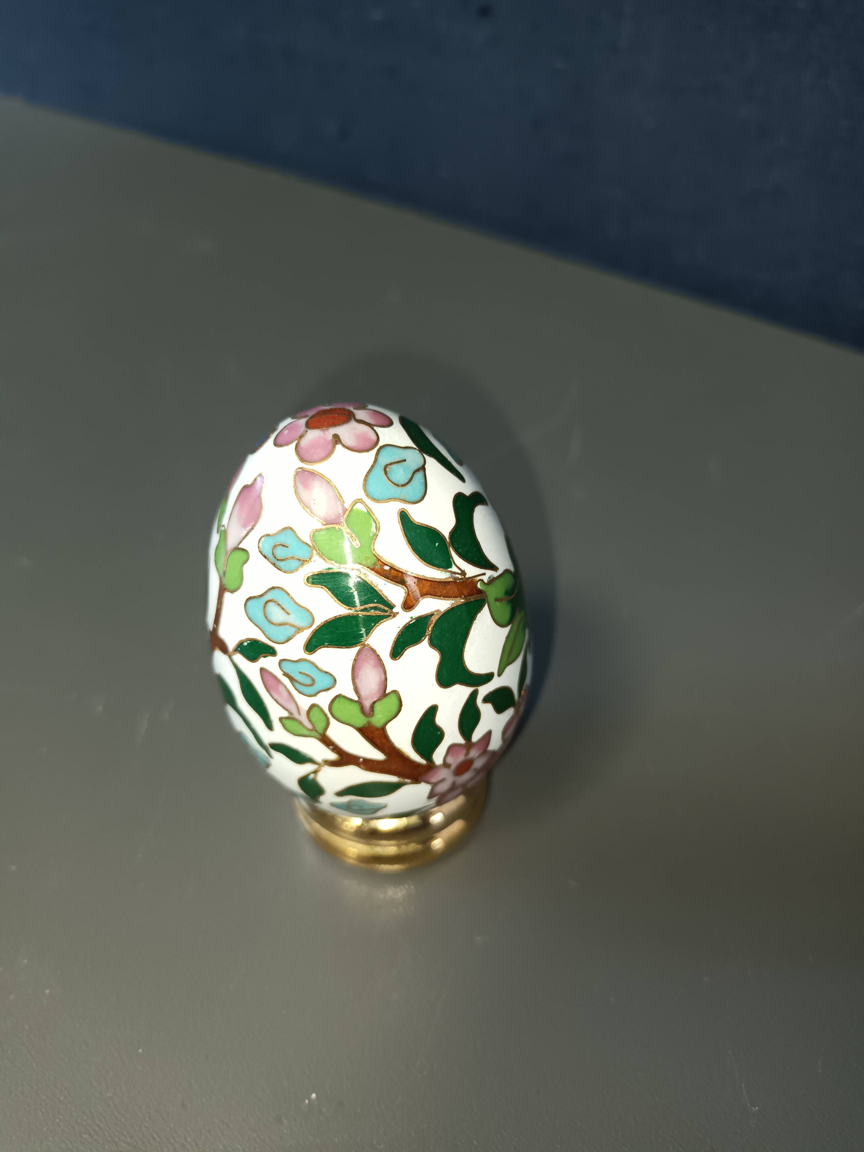 Decorative cloisonné egg