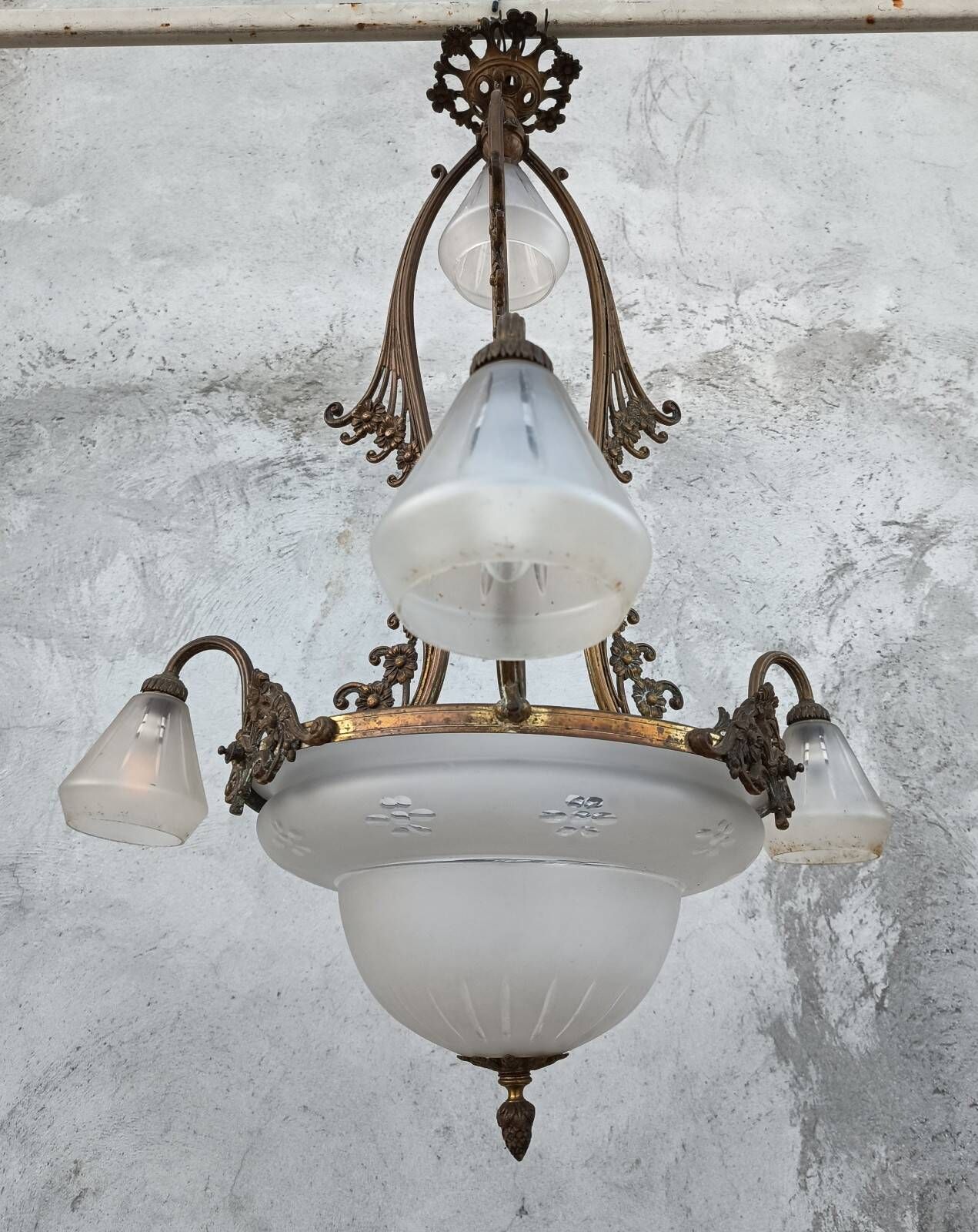 Art Nouveau chandelier in brass and bronze