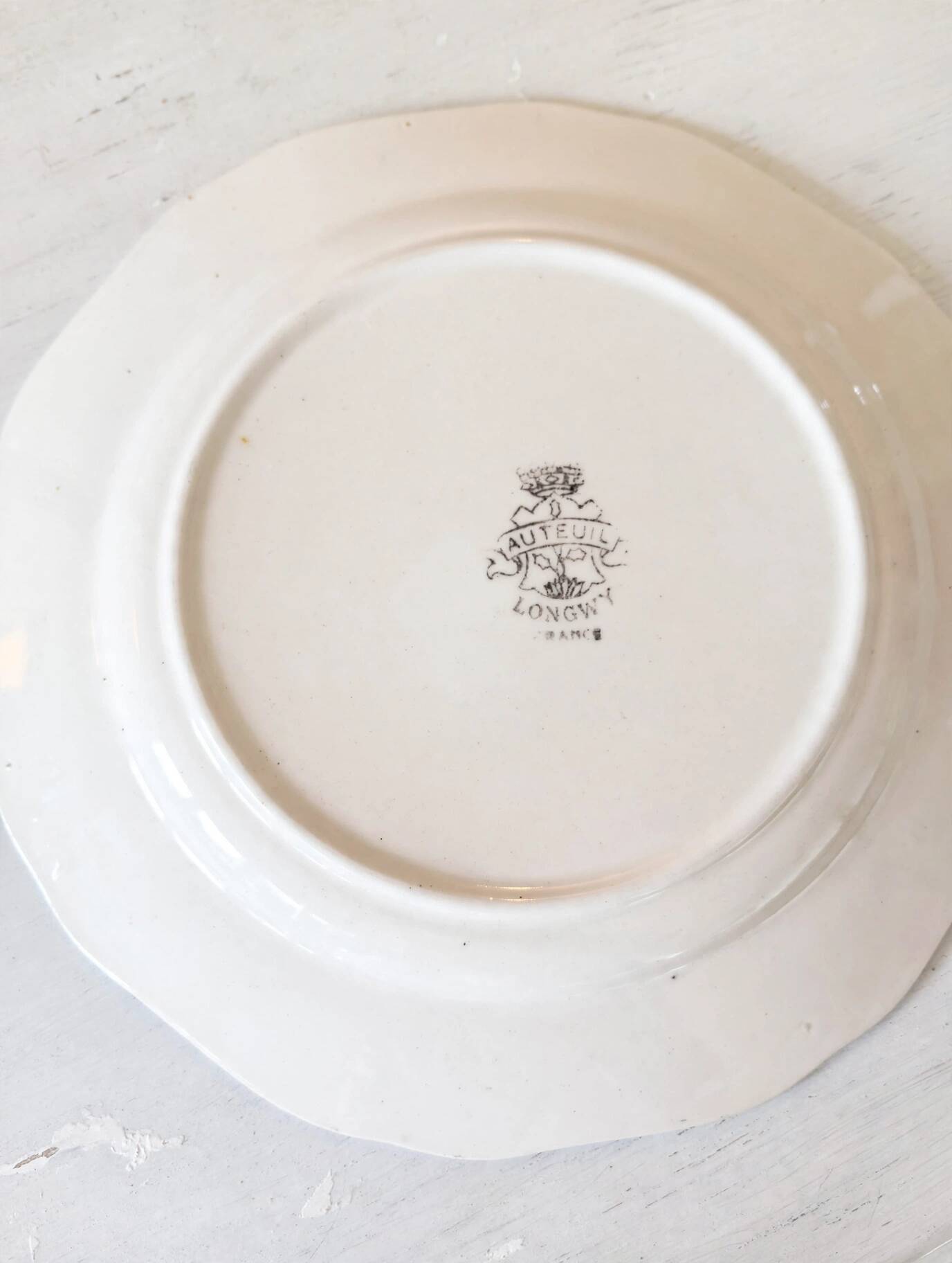 Service of 13 pieces in Longwy faience. Auteuil model, 10 plates, 1,