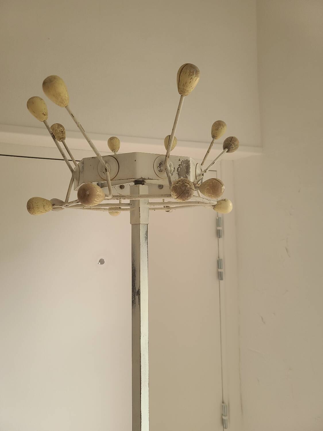 Porte manteaux en métal d'atelier années 50