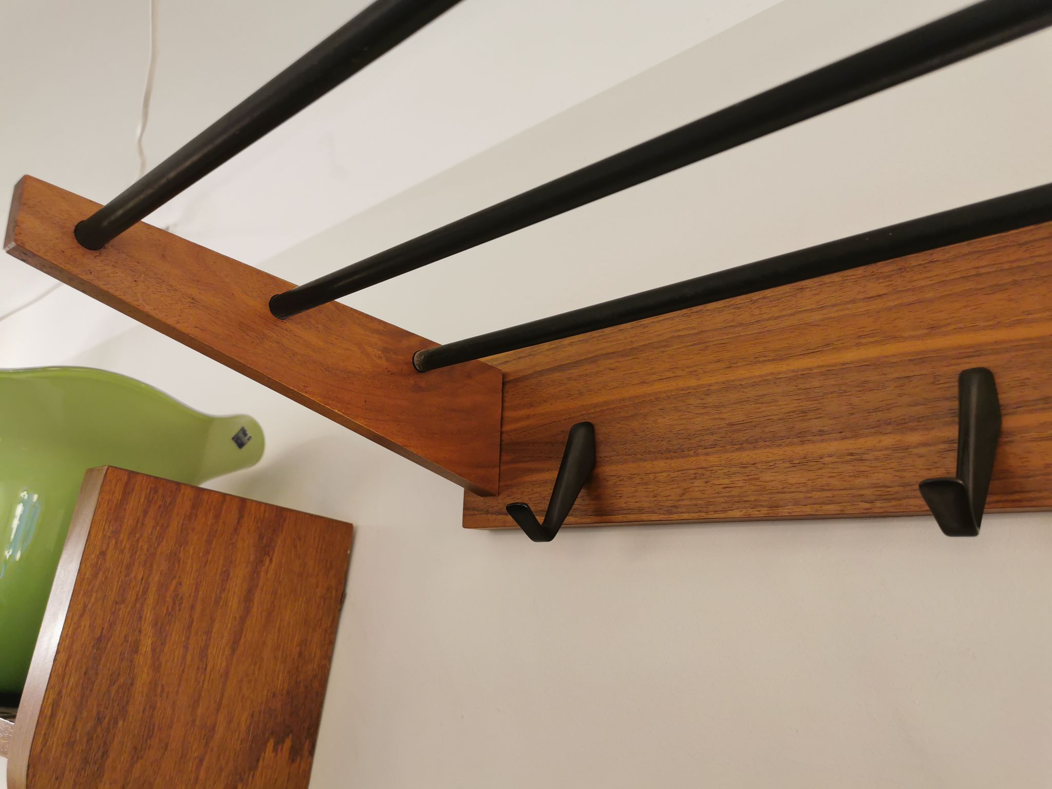 Portemanteau mural minimaliste bois et fer années 60