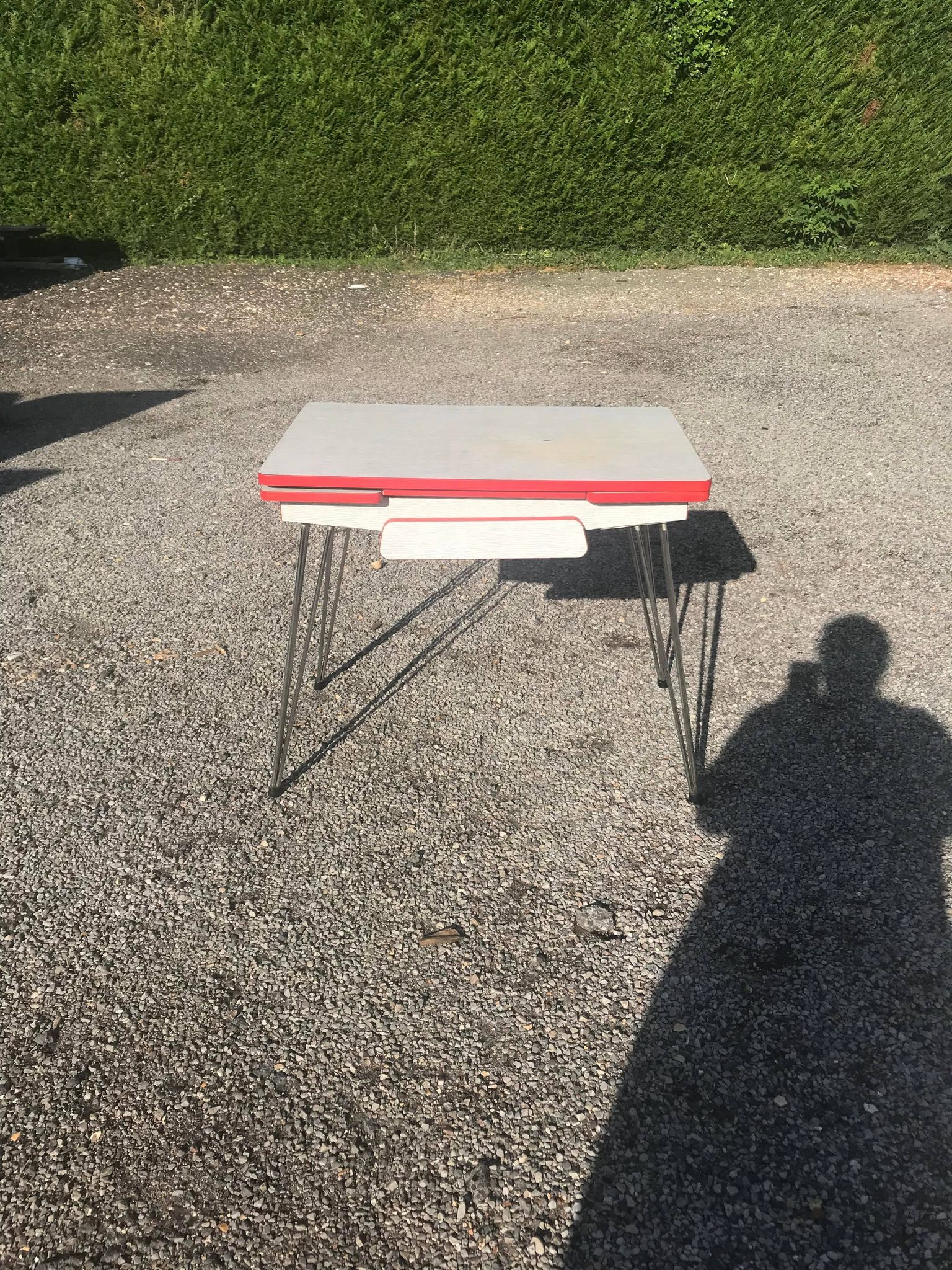 Table in formica