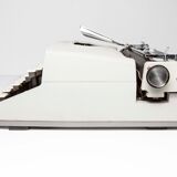 Typewriter Remington Monarch