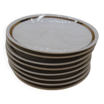 Set of 8 plates