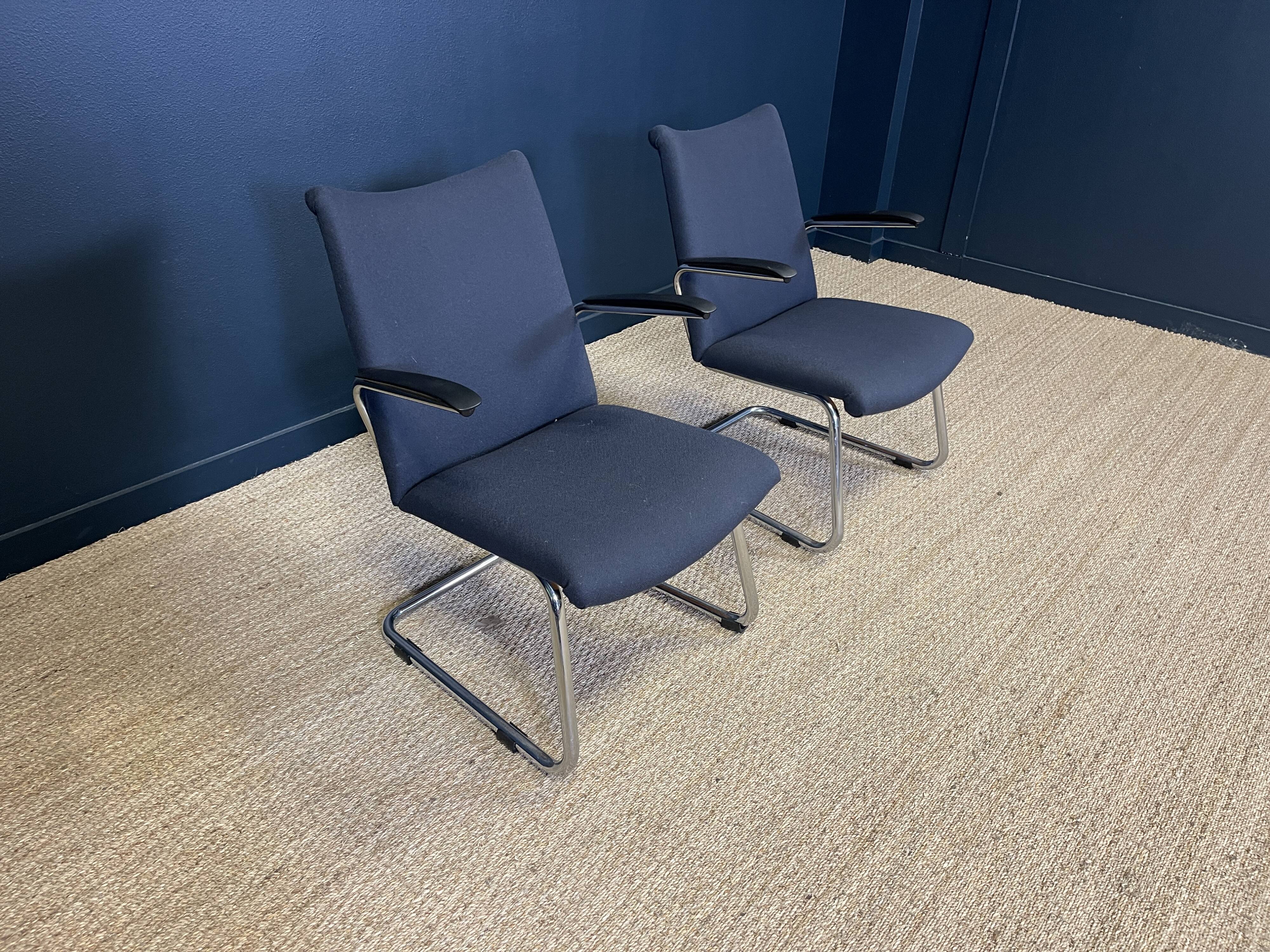 Pair of 2 Cantilever armchairs by Toon de Wit