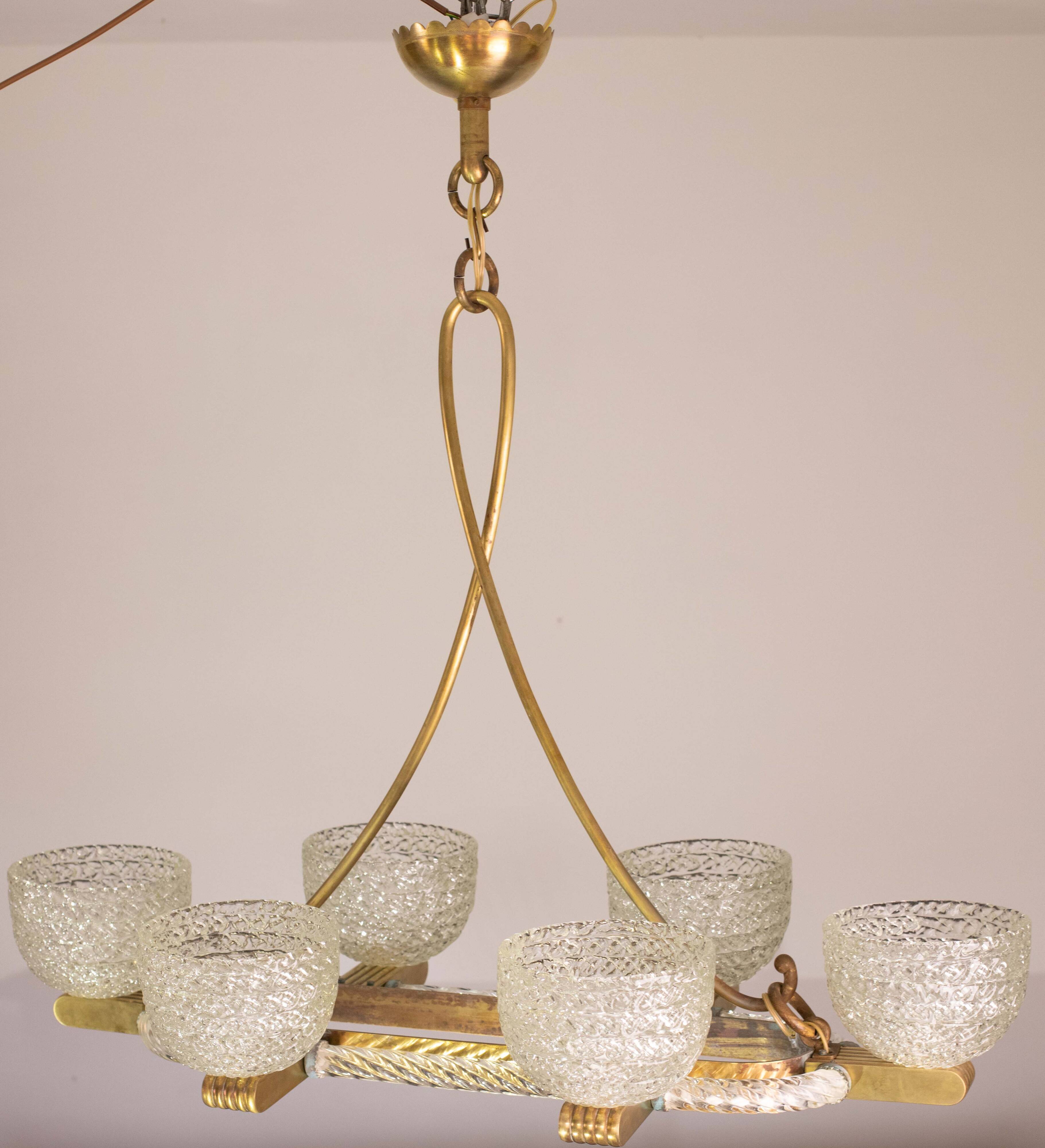 Art Decò Seguso Oval Mid-Century Six- Light Murano Glass and Brass Chandeli