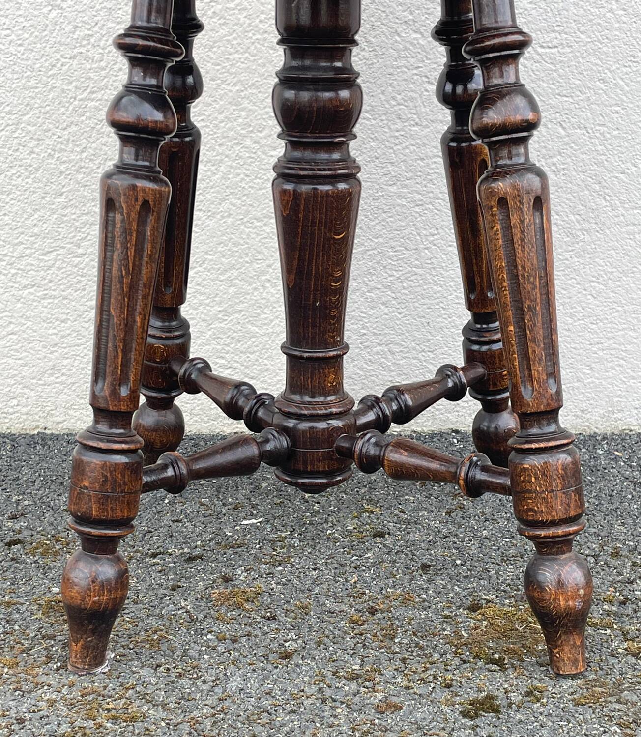 Napoleon III piano stool