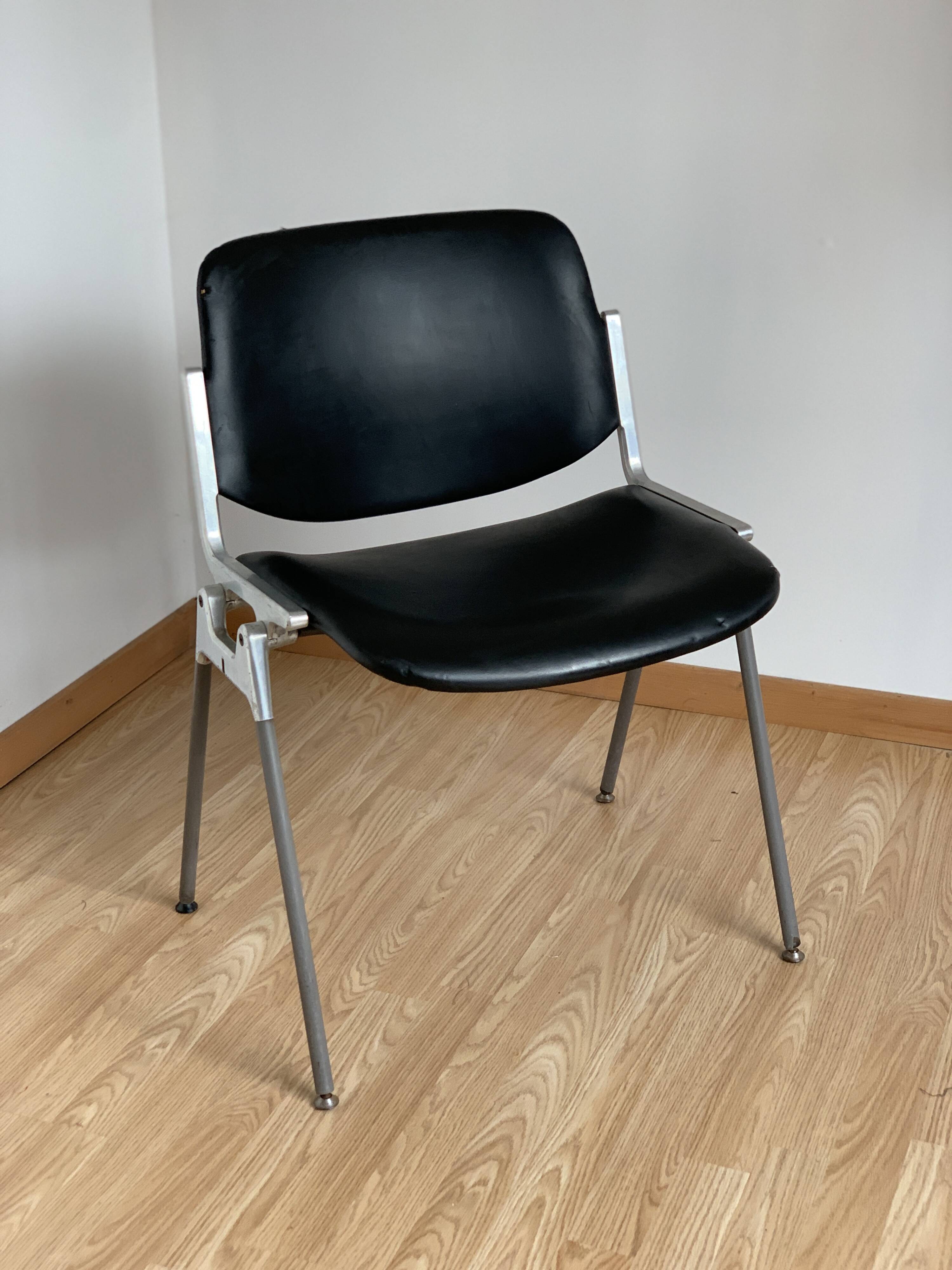 DSC chair by Giancarlo Piretti Castelli edition