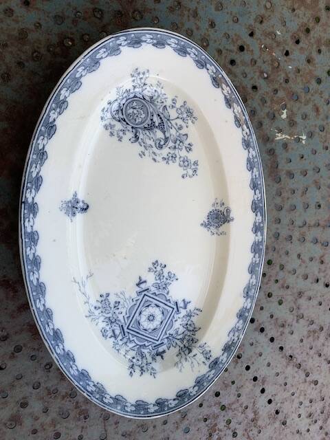 Large earthenware serving dish, cartridge model, sarreguemines, U & C, made in France, earthenware