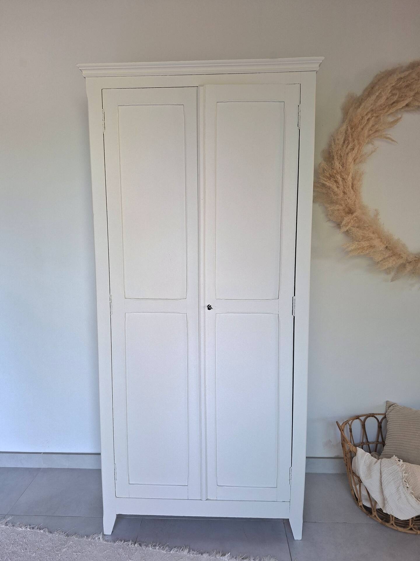 Authentique armoire parisienne 