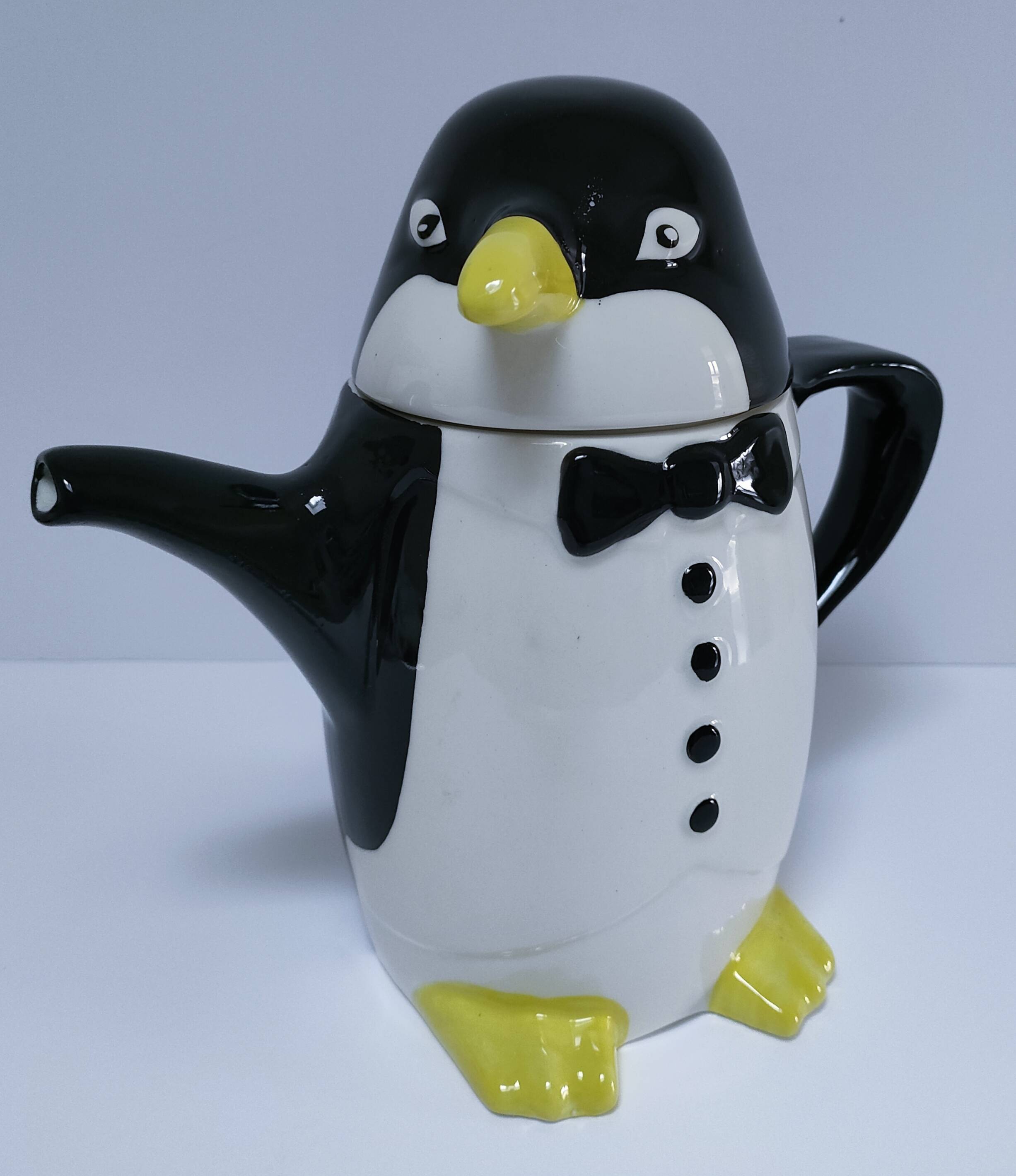 penguin teapot earthenware stamped 70s