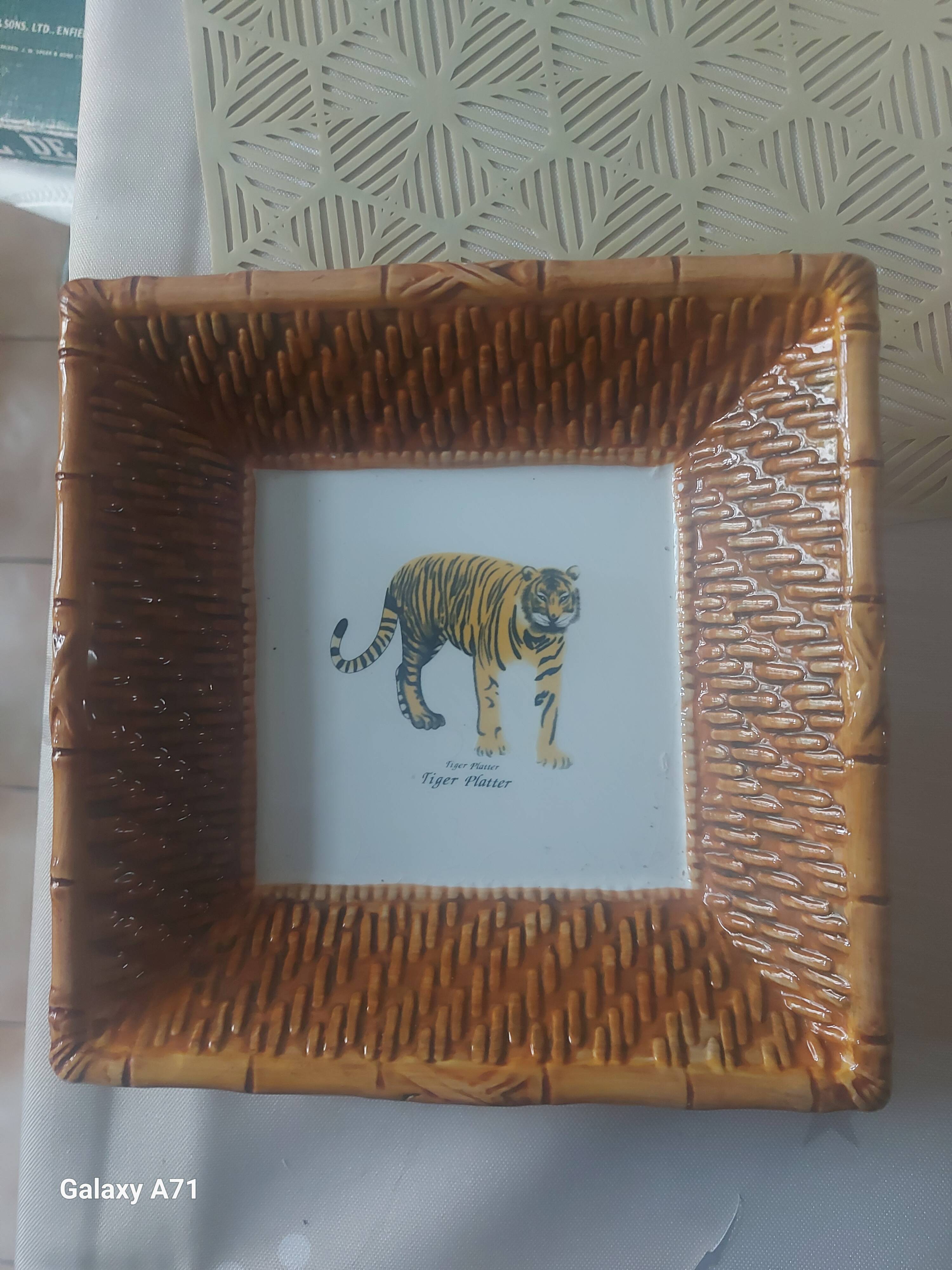 Lot de 8 assiettes de la savane