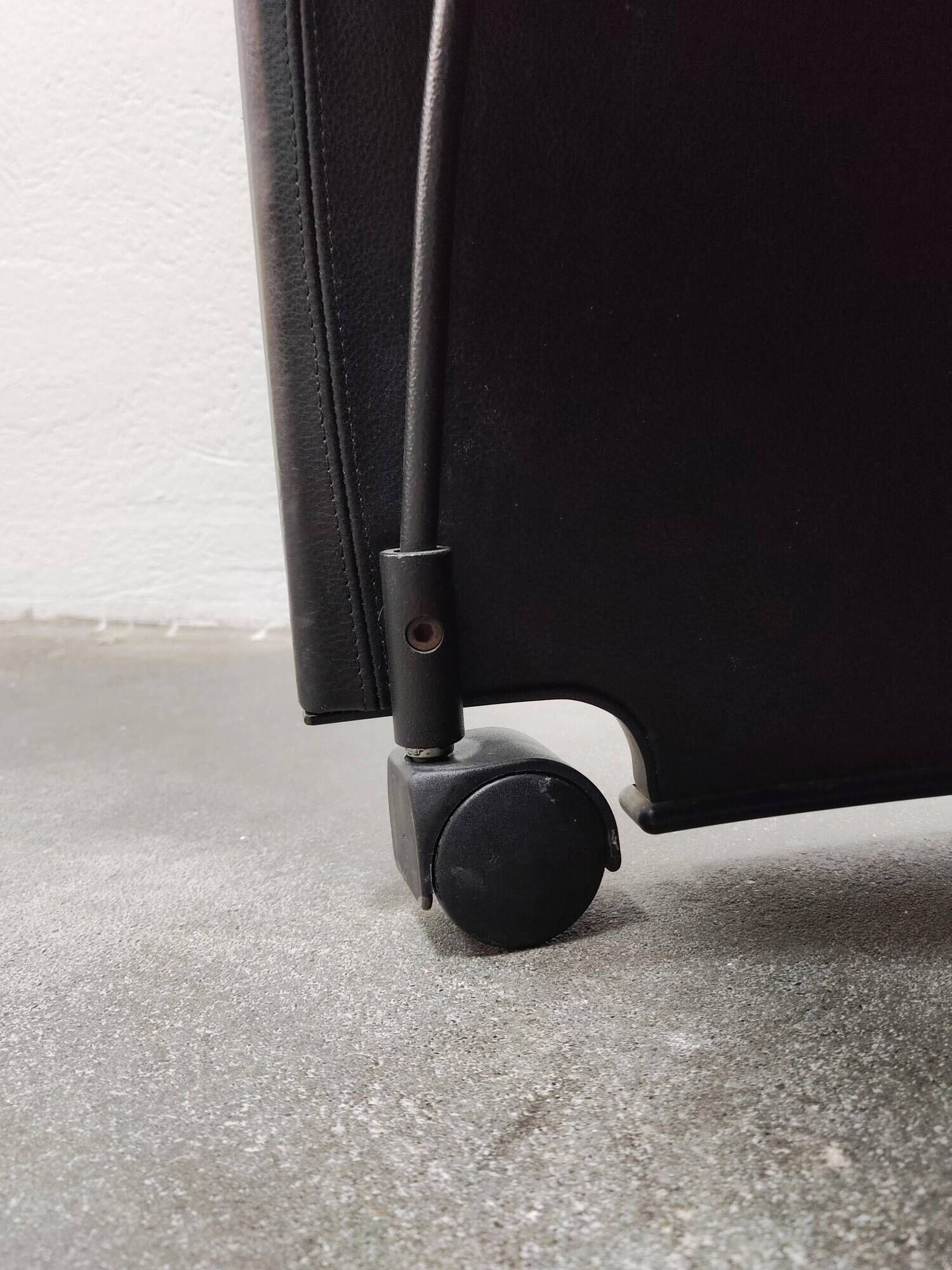 Fauteuils cuir Afra & Tobia Scarpa pour Maxalto, Modèle Artona 8552