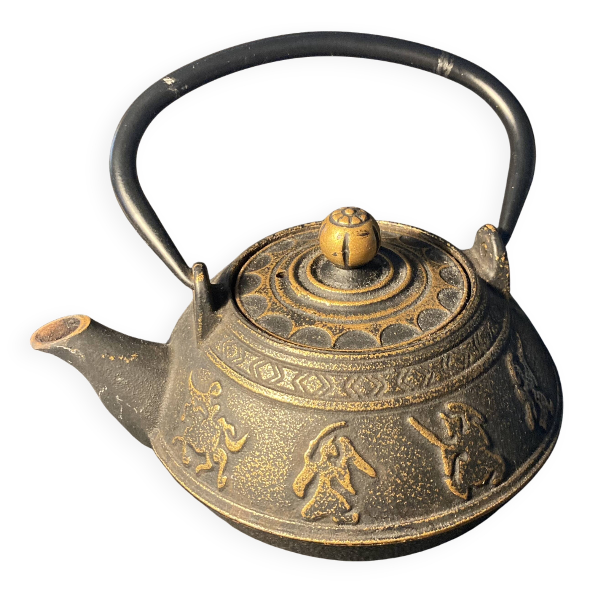 Japanese cast iron teapot – Tetsubin style – Relief warrior decoration