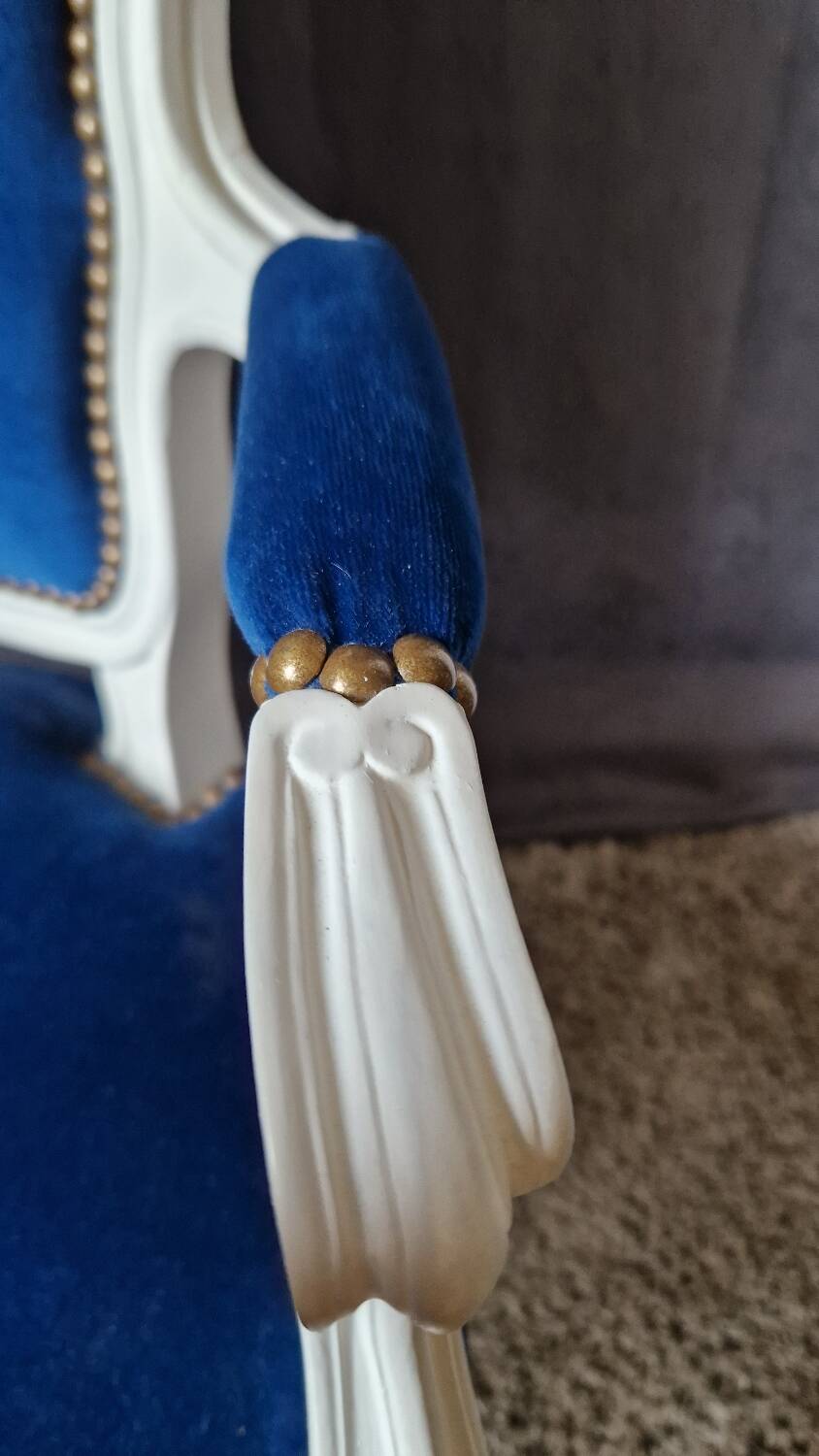 Weathered convertible armchair