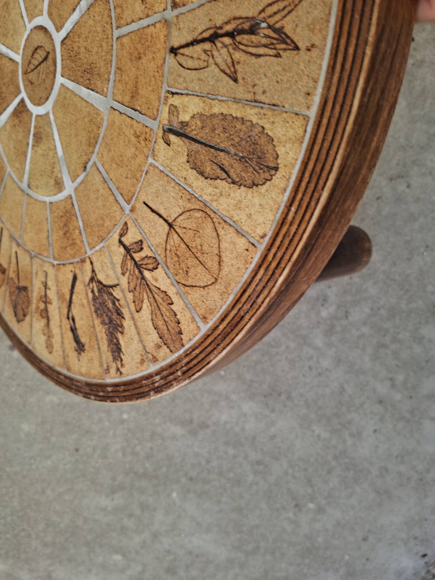 Table basse Signé Roger Capron modèle Herbier petit modèle 52.5cm