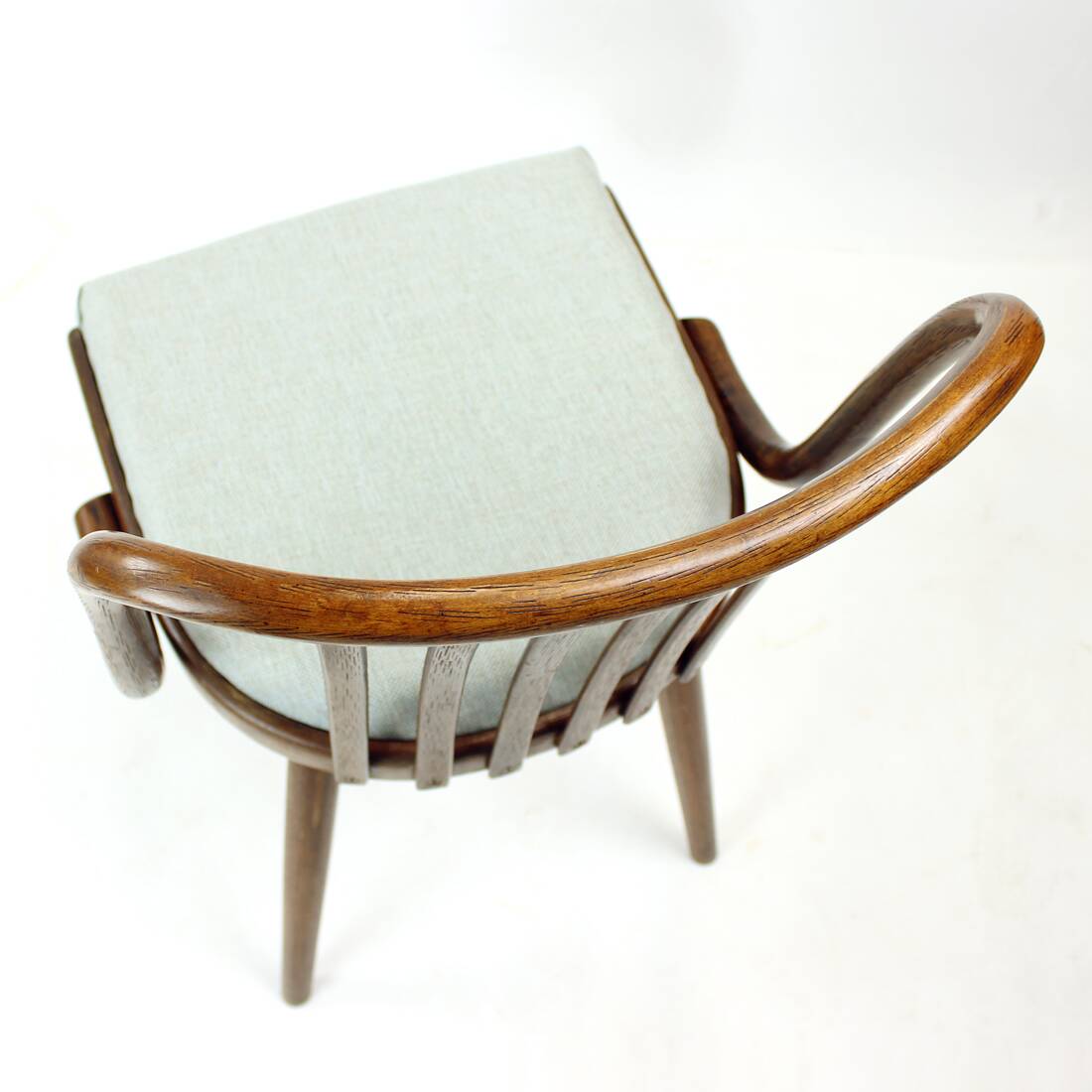 Ensemble de 4 chaises de salle à manger en chêne foncé courbé par Jitona, Tchécoslovaquie 1960