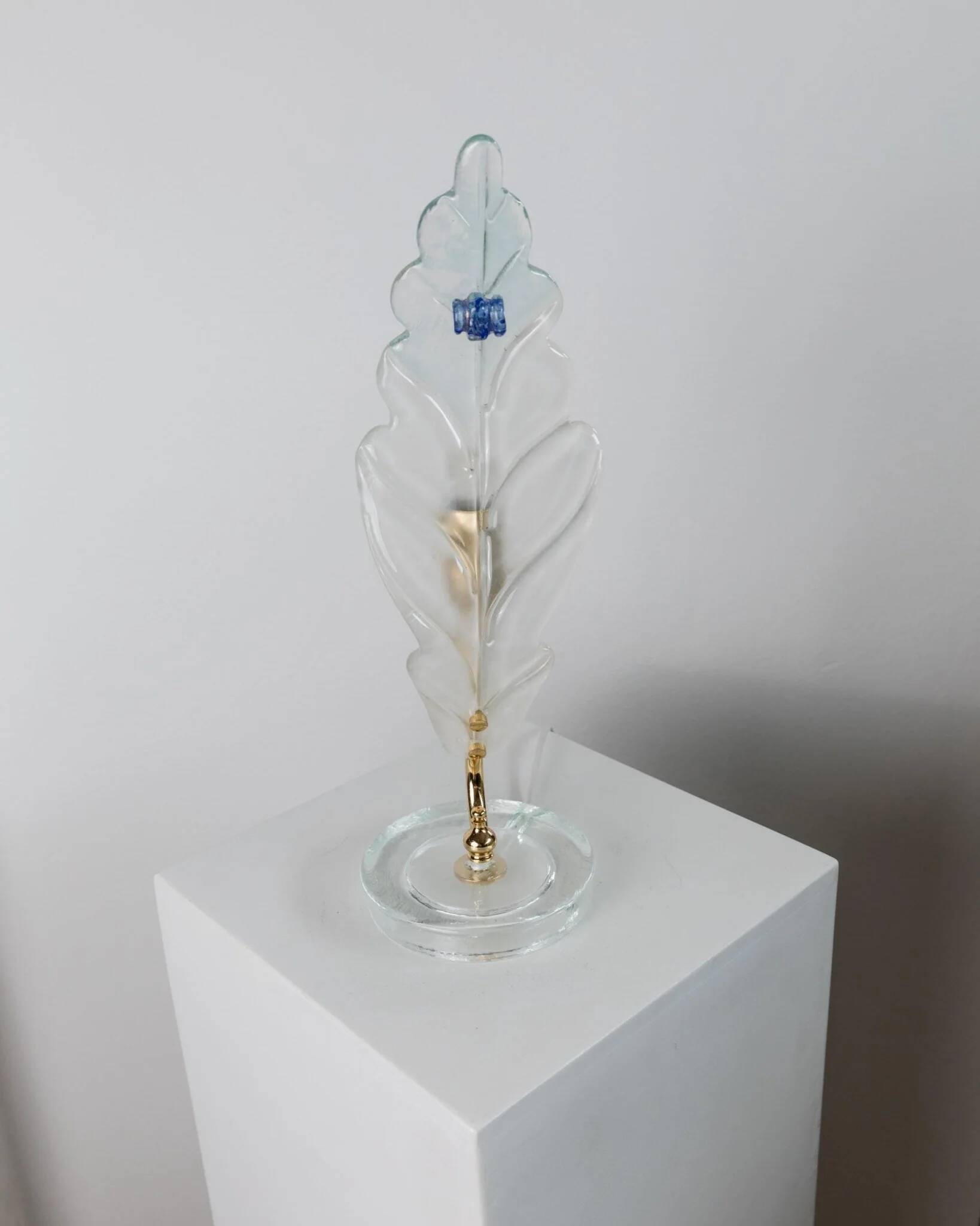 Vintage Murano glass table lamp – leaf-shaped glass with blue details – Italy 1980s