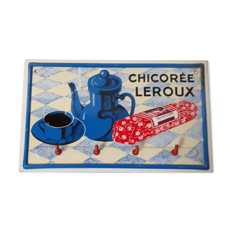 Enamelled hook plate