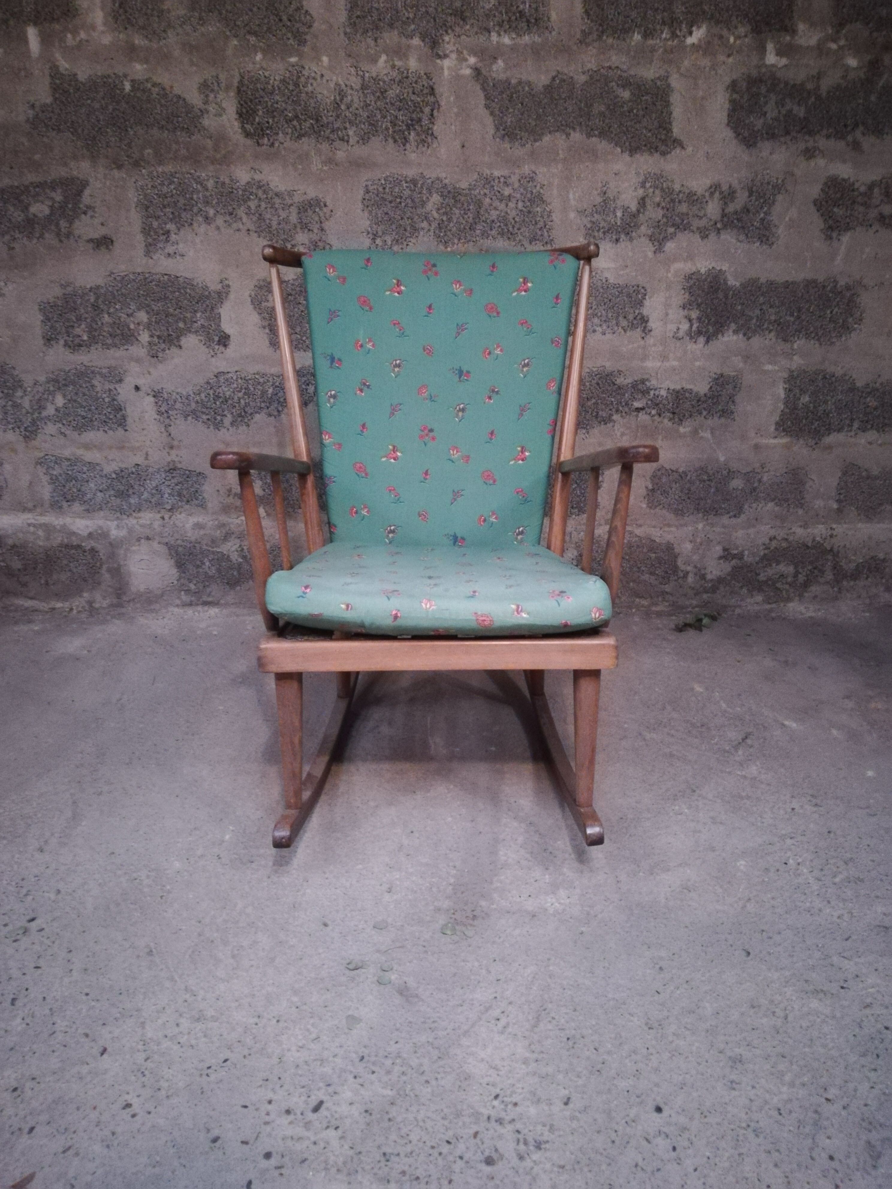 Baumann fan rocking chair