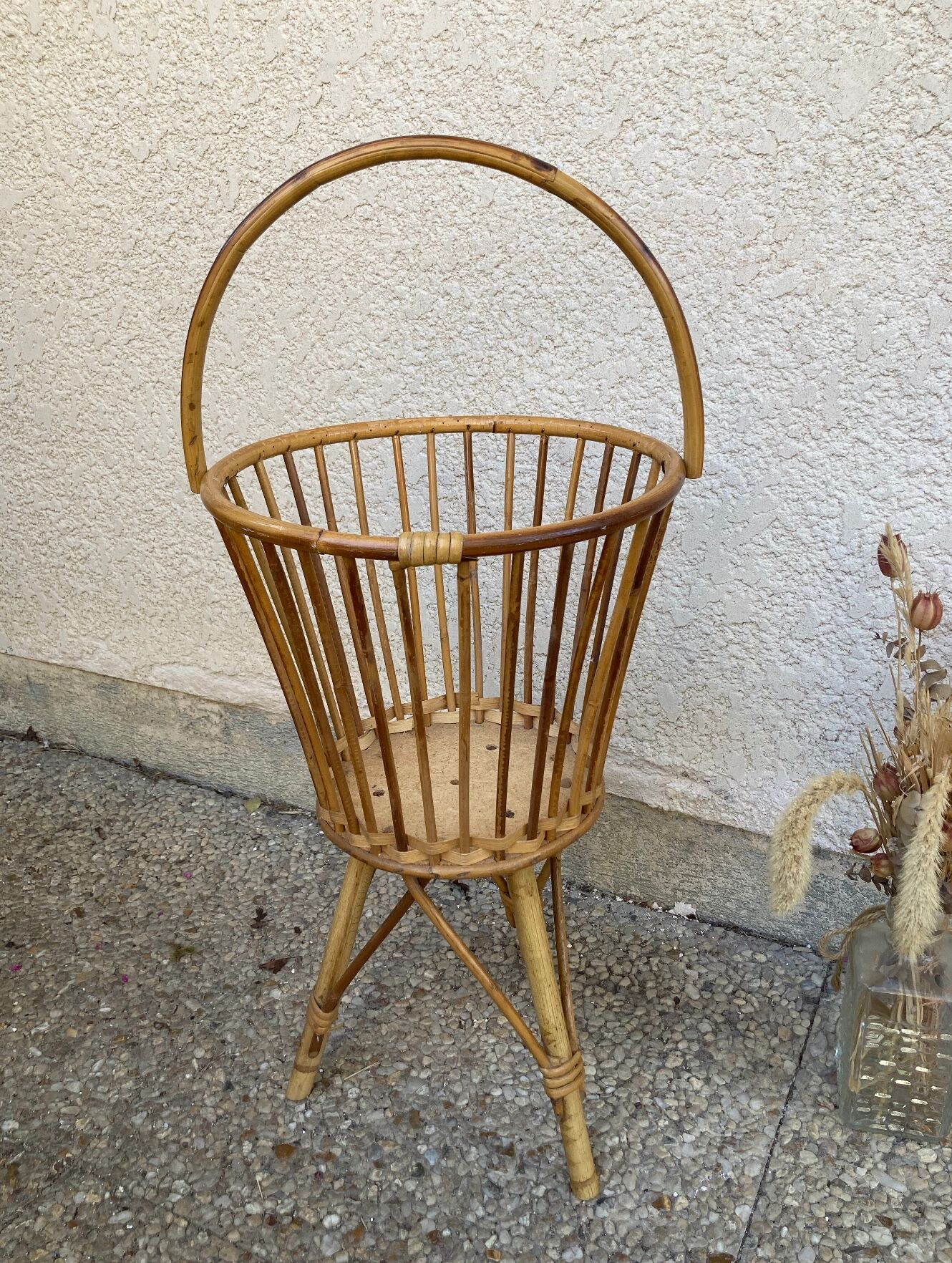 Vintage rattan worker