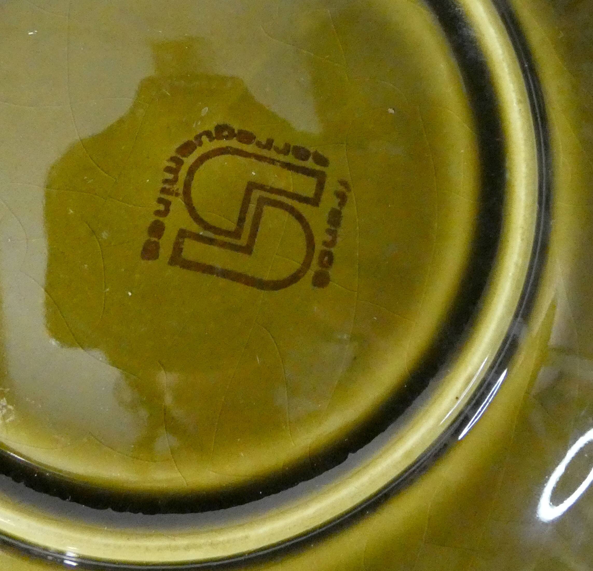 Sarreguemines 11 small plates in slip