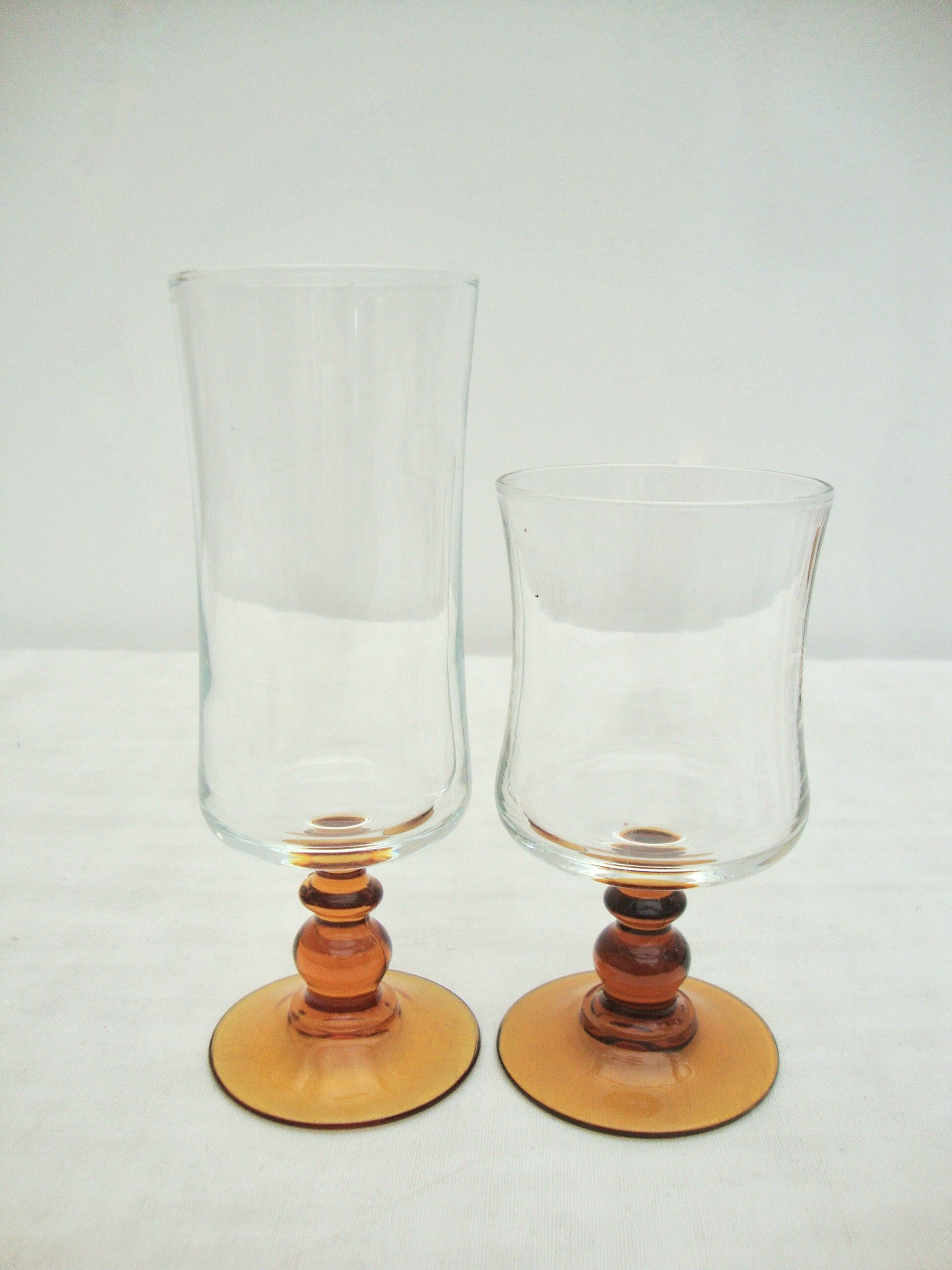Plateau with 6 wine glasses and 6 champagne flutes