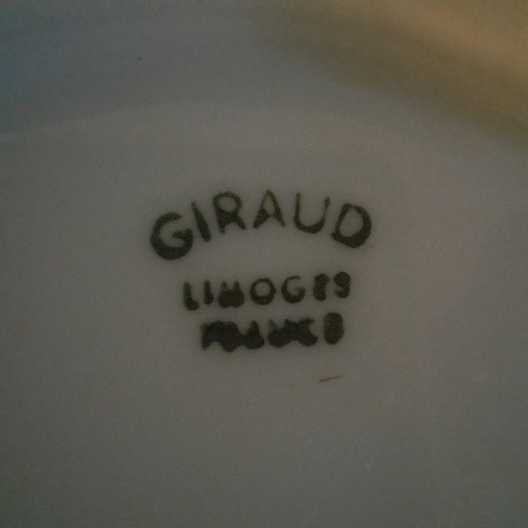 Elegant strawberry display Giraud Limoges 28 x 23 with its sugar bowl and jar of cream