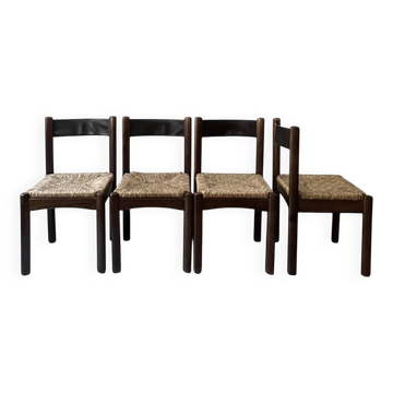 Lot of 4 modernist chairs in solid wood, leather and straw, Italy 1970.