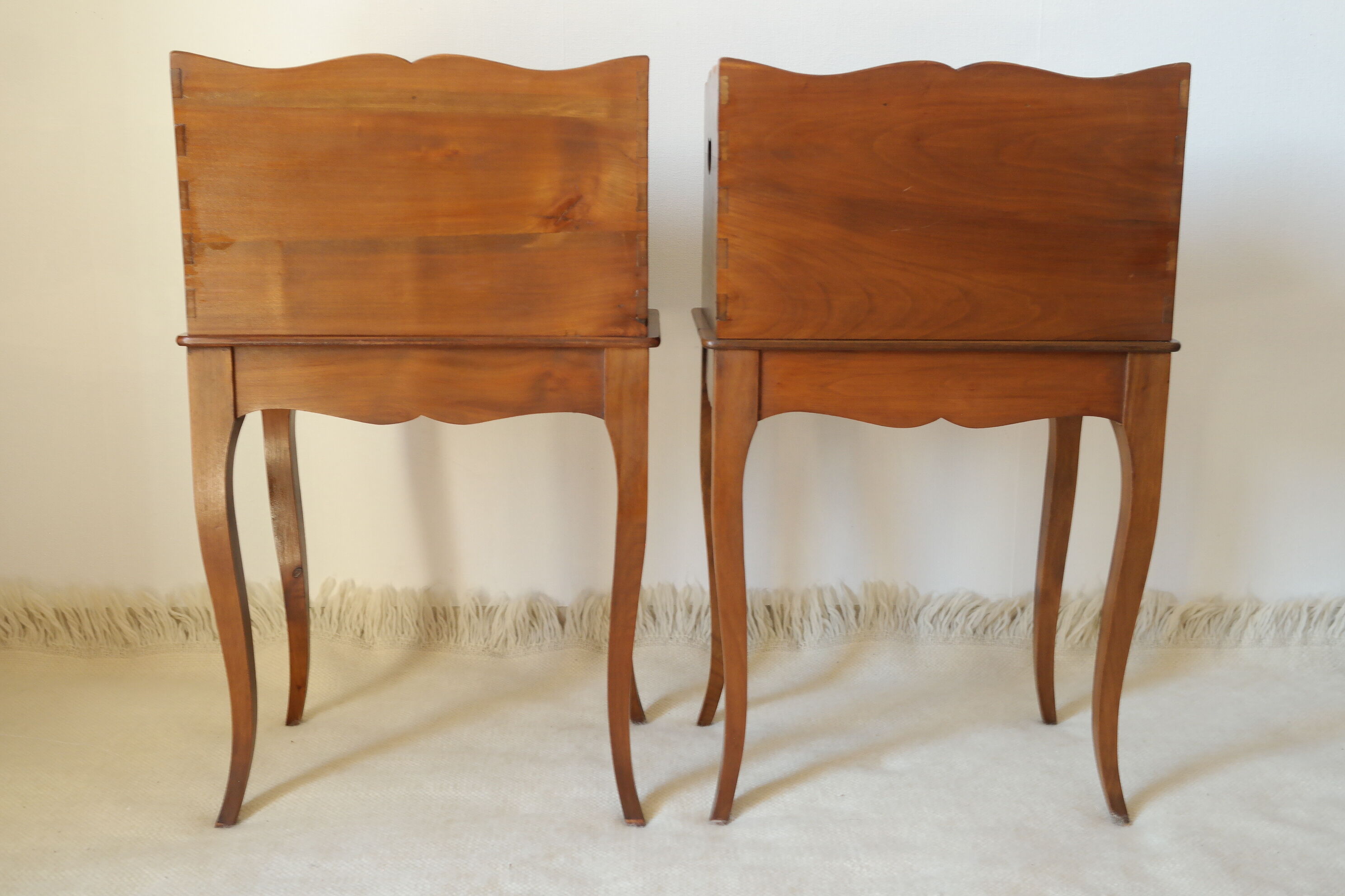 Pair of bedsides made of cherry wood