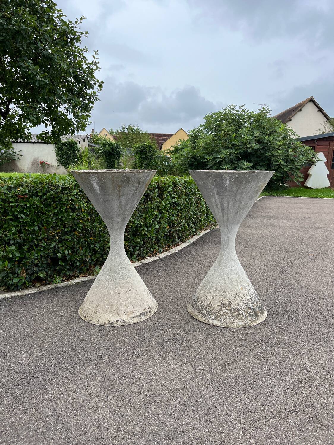 Pair of diabolo planters anton bee willy guhl large model