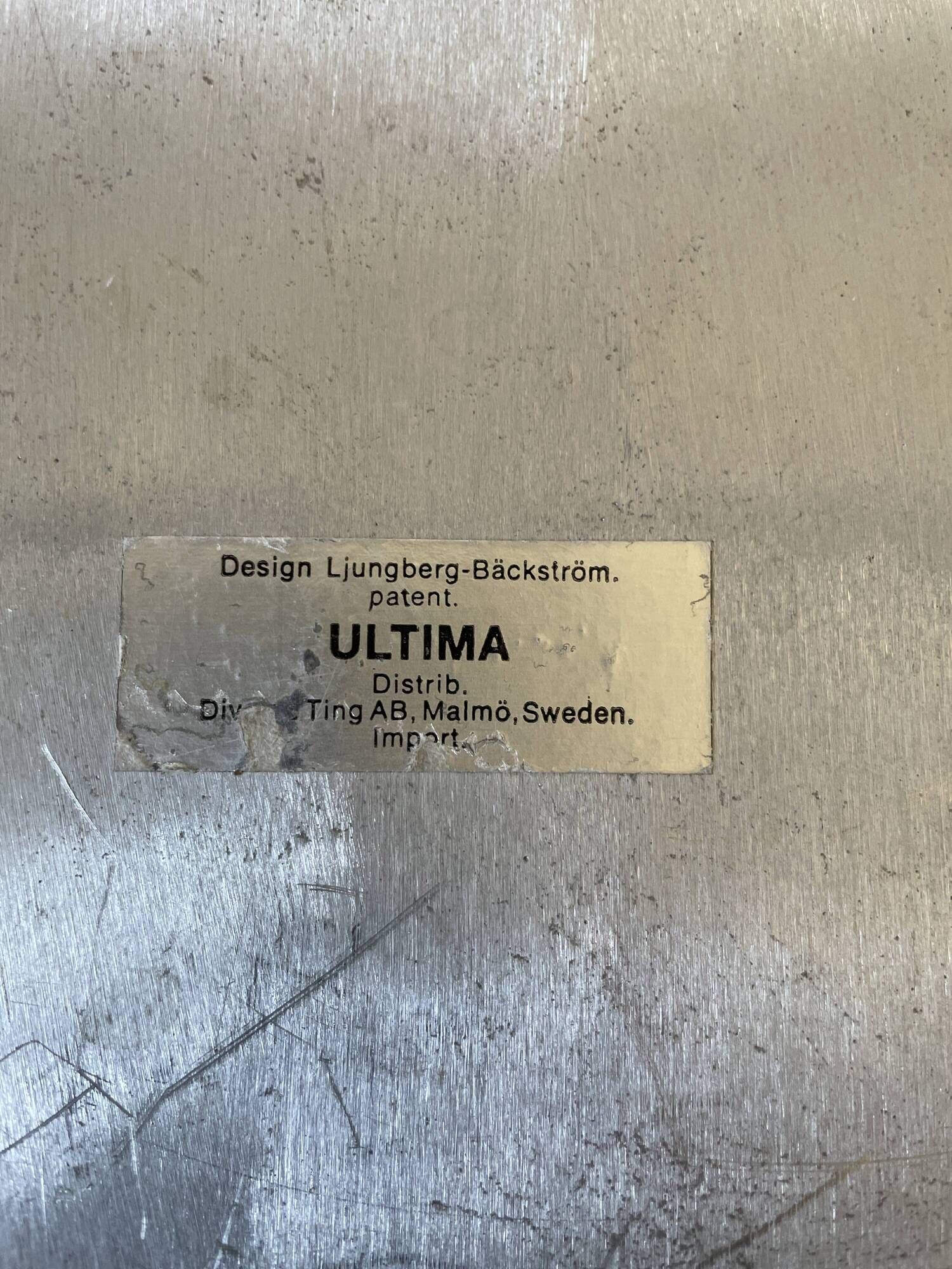 Scandinavian ashtray Ultima 30 design Holger Bäckström and Bo Ljungberg 1965 aluminum