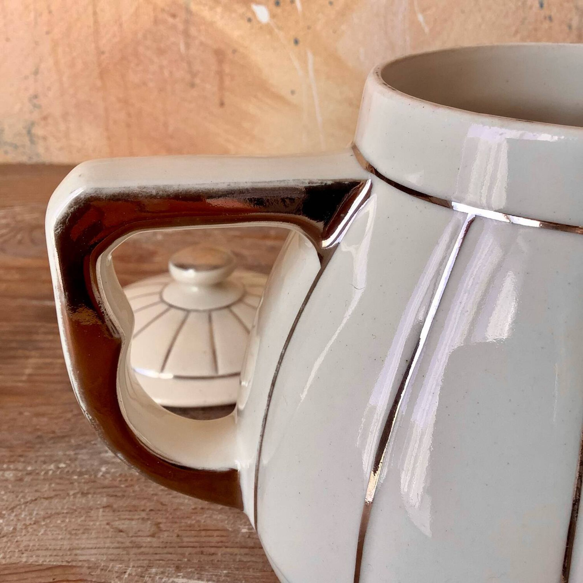 White teapot