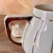 White teapot