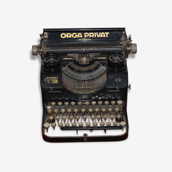 Une ancienne machine à écrire