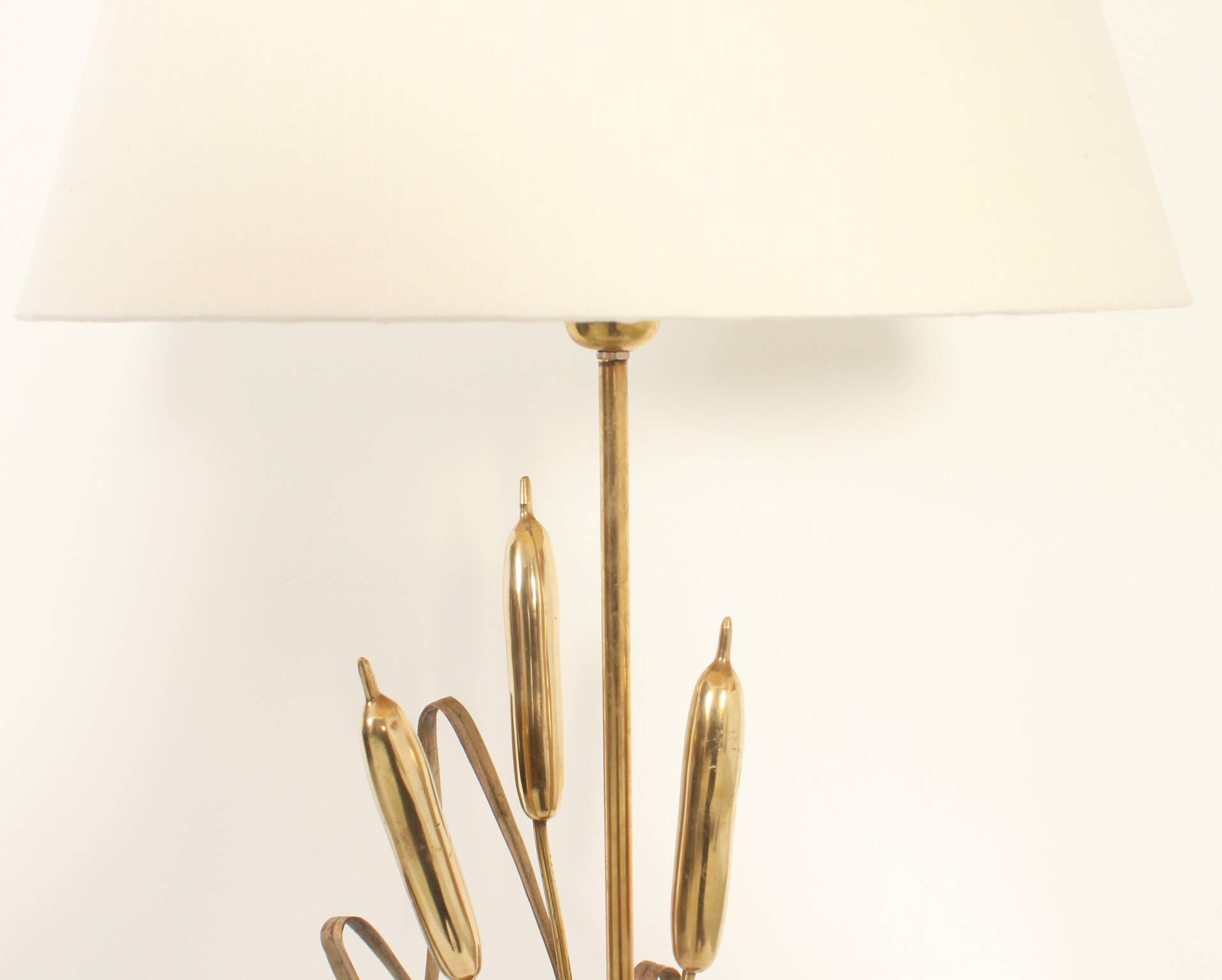 Brass table lamp adorned with wheat ears, 1970s, Italy.