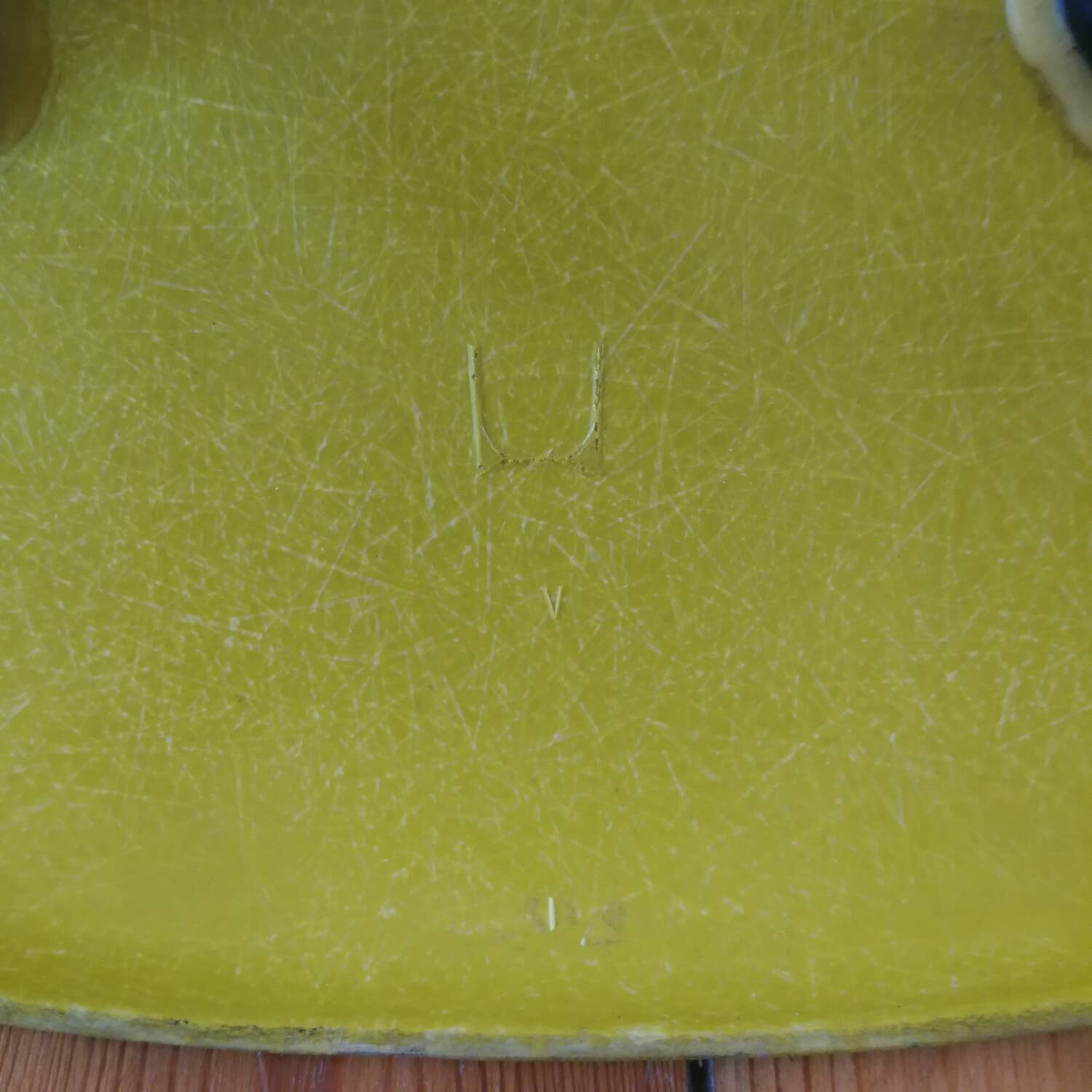 Set of 4 DSX chairs Herman Miller edition design Charles Eames fiberglass