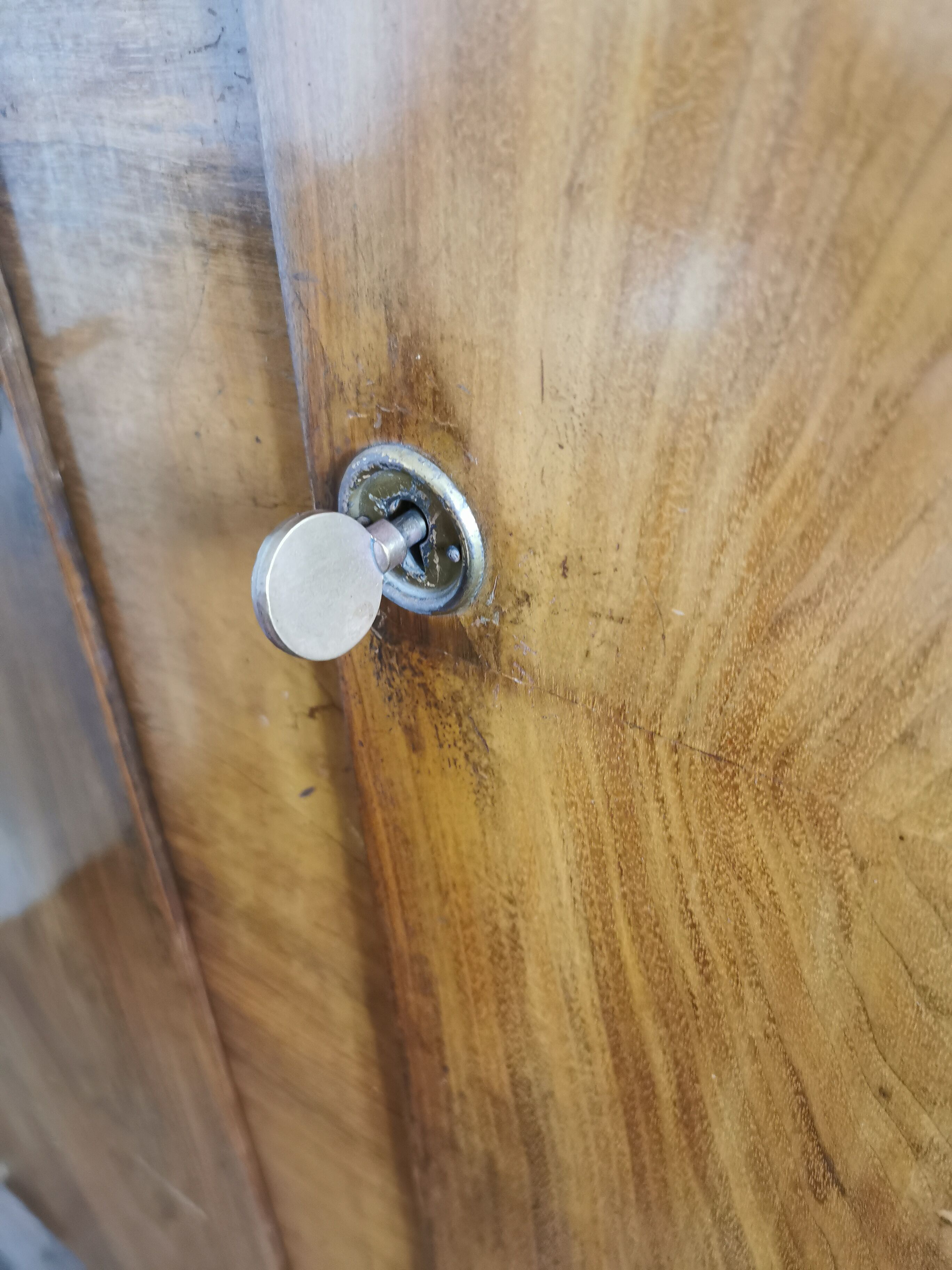 Vintage asymmetric cabinet